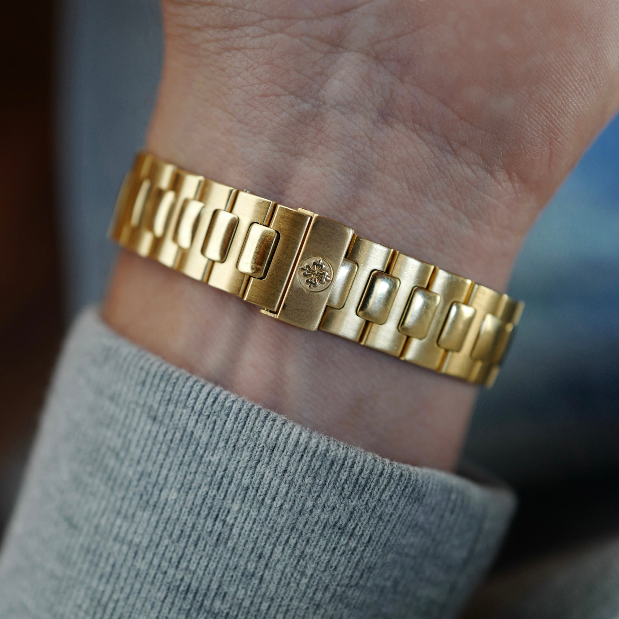 Patek Philippe - Patek Philippe Yellow Gold Nautilus Watch Ref. 3800 - The Keystone Watches