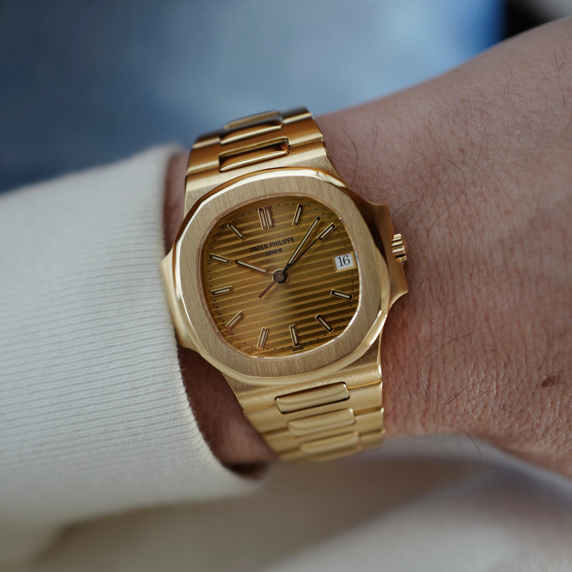 Patek Philippe Yellow Gold Nautilus Ref. 3800 (New Arrival)