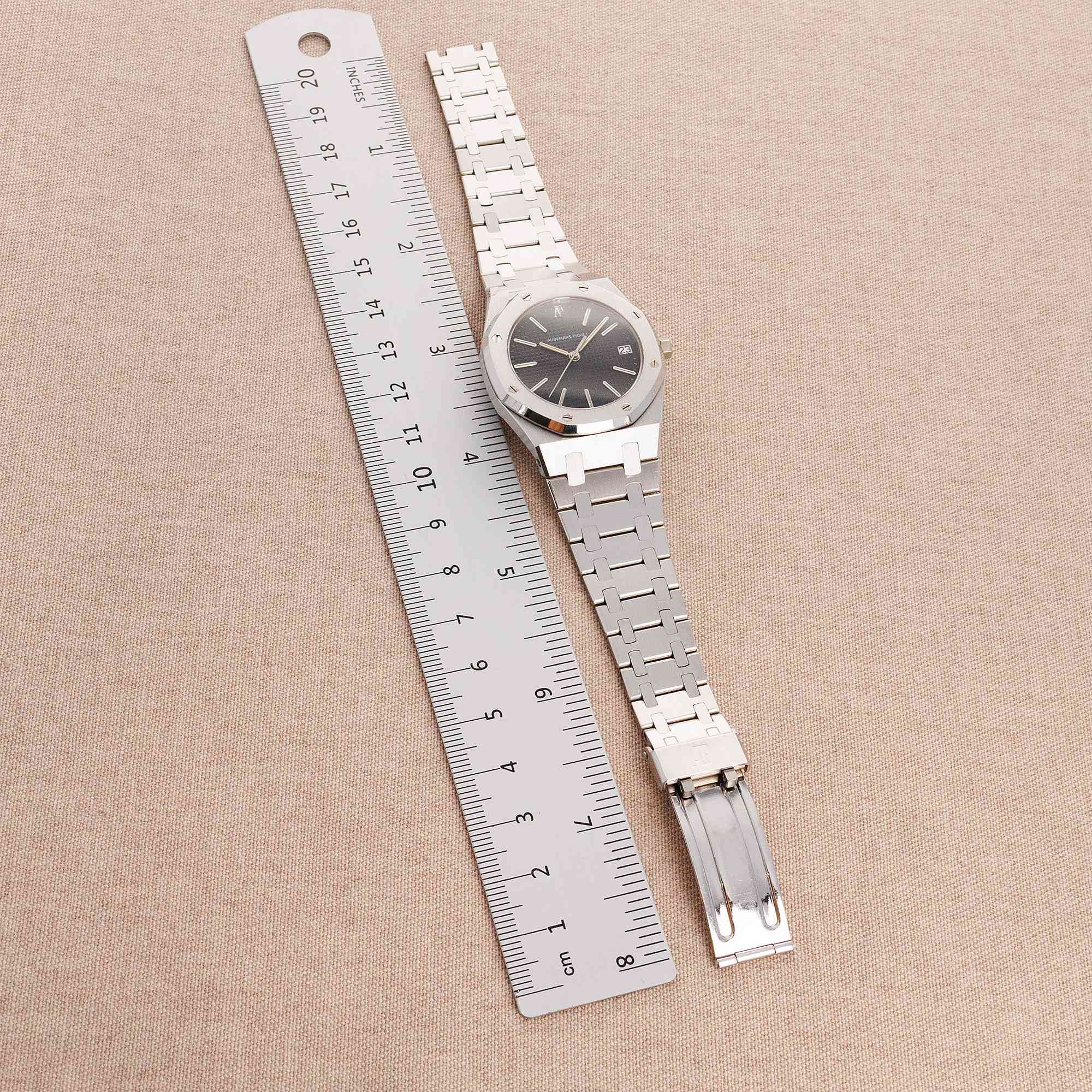 Audemars Piguet - Audemars Piguet Royal Oak Watch Ref. 56023 in Remarkable Condition - The Keystone Watches