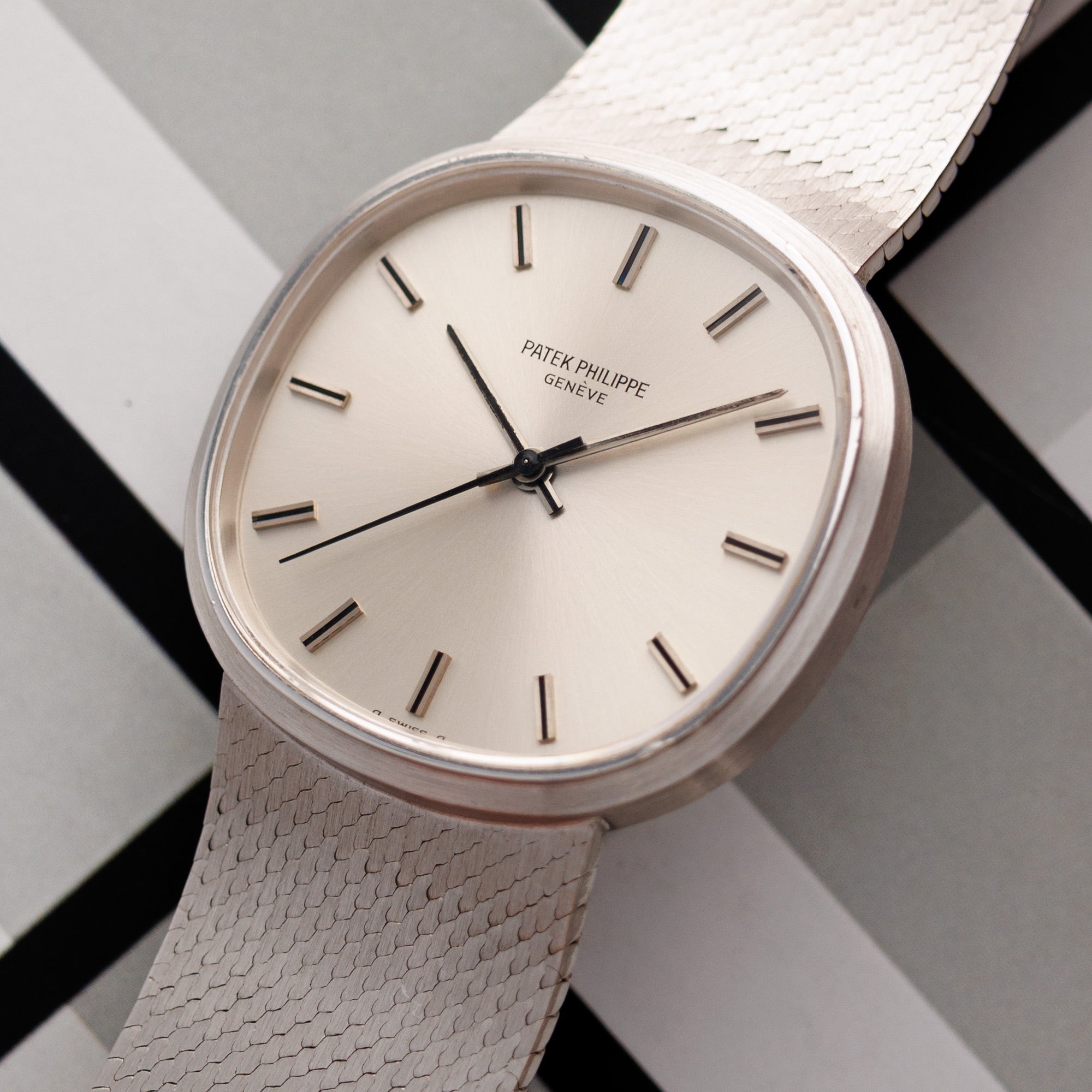 Patek Philippe - Patek Philippe White Gold Automatic Backwind Golden Circle Watch Ref. 3586 - The Keystone Watches
