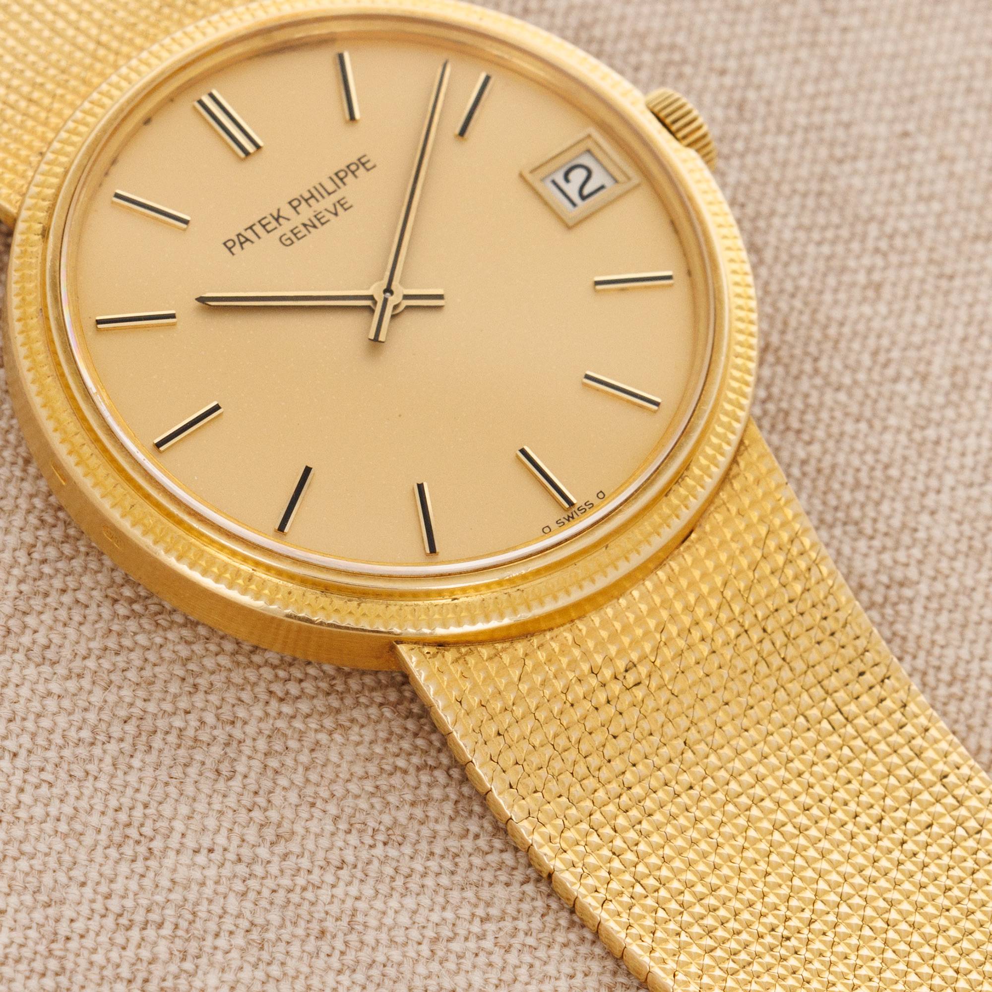 Patek Philippe - Patek Philippe Yellow Gold Automatic Calatrava Ref. 3601 - The Keystone Watches
