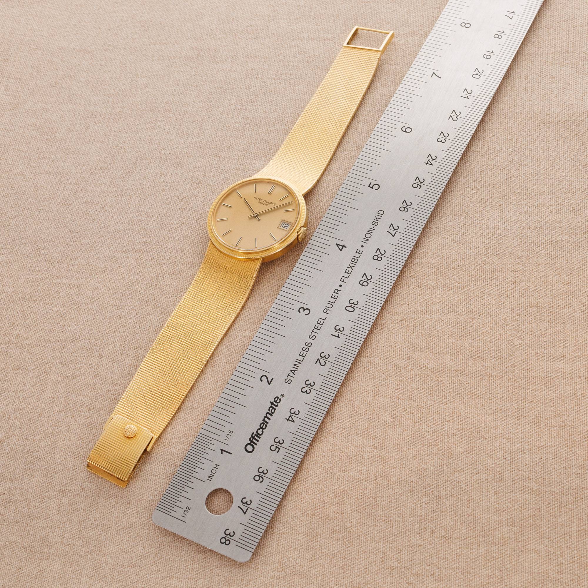 Patek Philippe - Patek Philippe Yellow Gold Automatic Calatrava Ref. 3601 - The Keystone Watches
