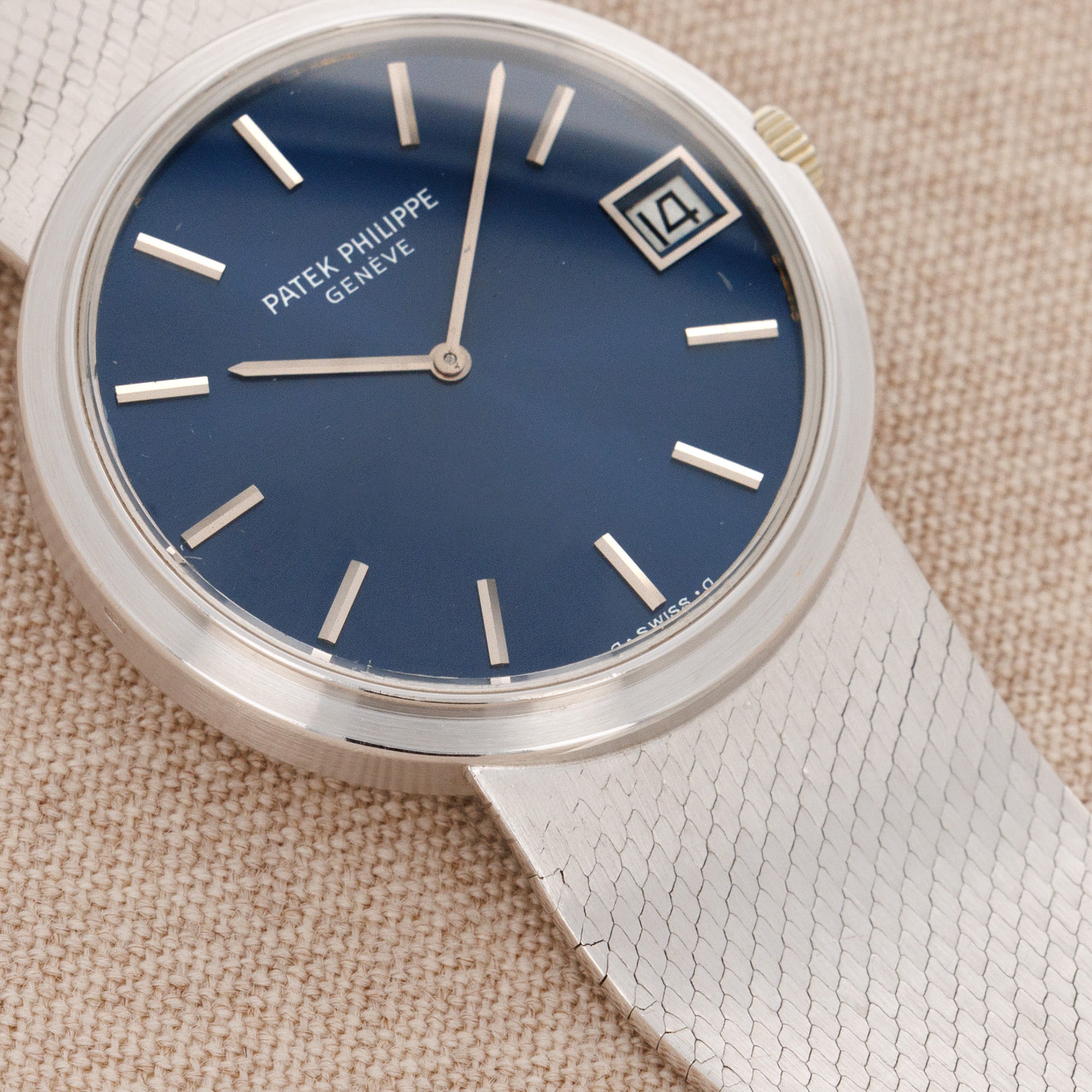 Patek Philippe - Patek Philippe White Gold Calatrava Ref. 3601 - The Keystone Watches