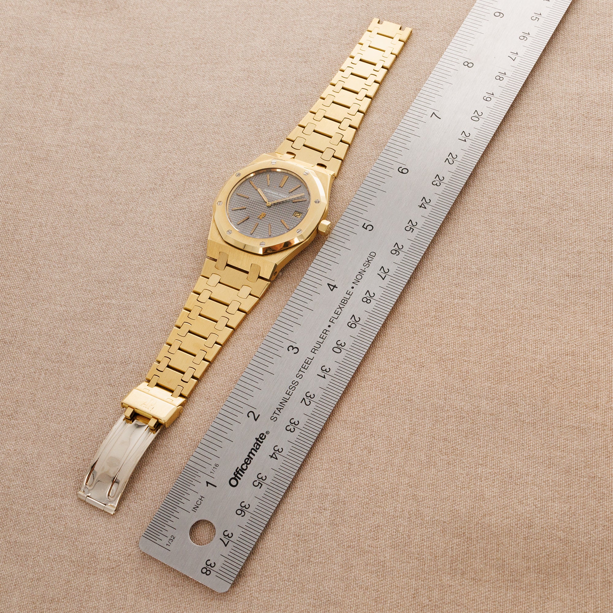 Audemars Piguet - Audemars Piguet Yellow Gold Watch Ref. 5402 - The Keystone Watches