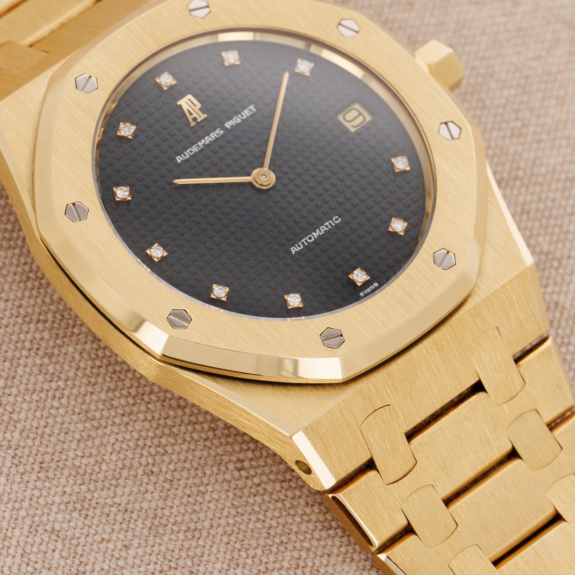 Audemars Piguet - Audemars Piguet Yellow Gold Jumbo Royal Oak Watch Ref. 5402 - The Keystone Watches
