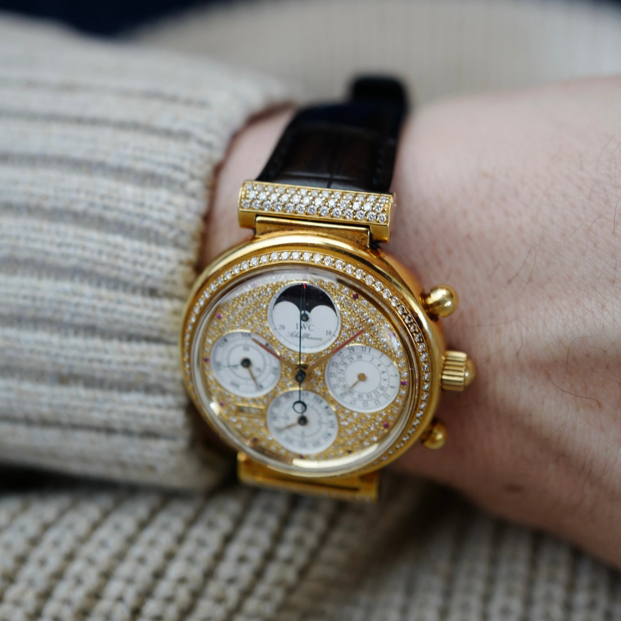 IWC - IWC Yellow Gold Perpetual Calendar Chronograph Da Vinci Ref. IW9253-05 - The Keystone Watches