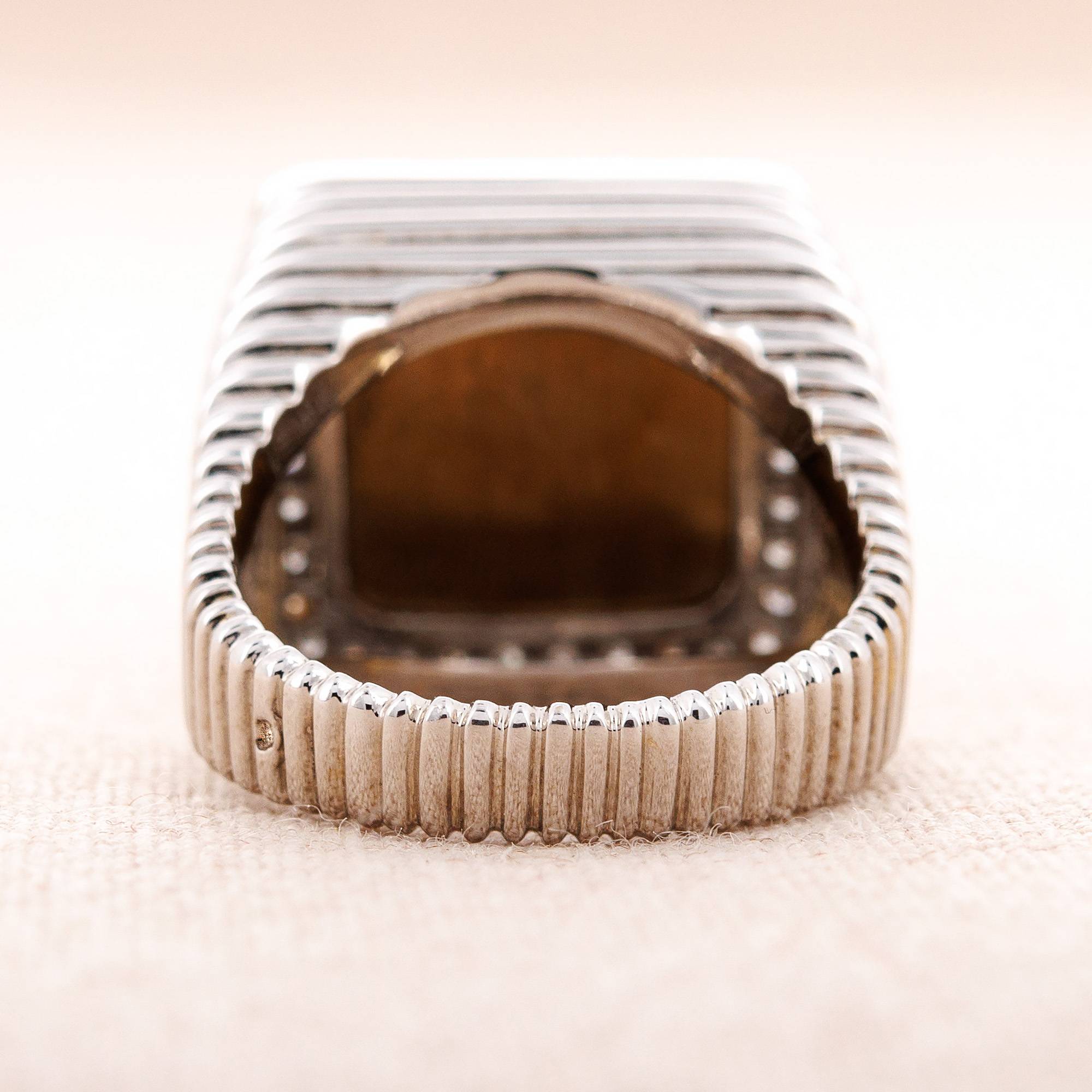 Vacheron & Constantin White Gold Ring with Mother of Pearl, Onyx and Diamonds (Objet)