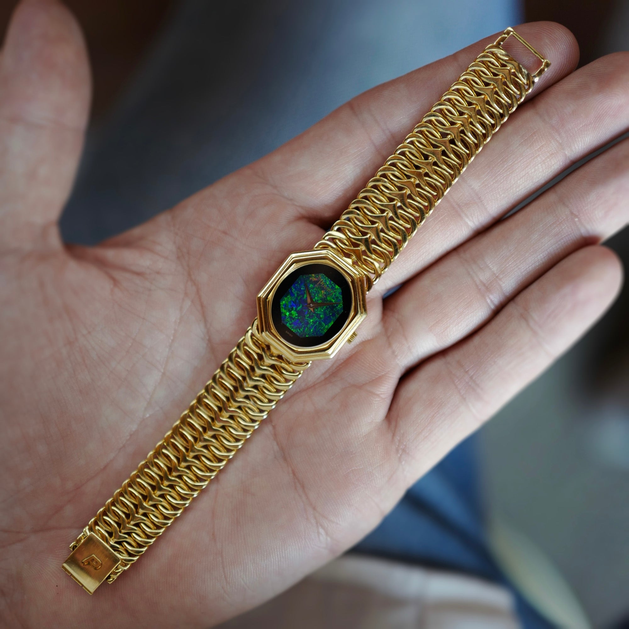 Piaget Yellow Gold Bracelet Watch Ref. 93402 with Opal and Onyx Dial (New Arrival)