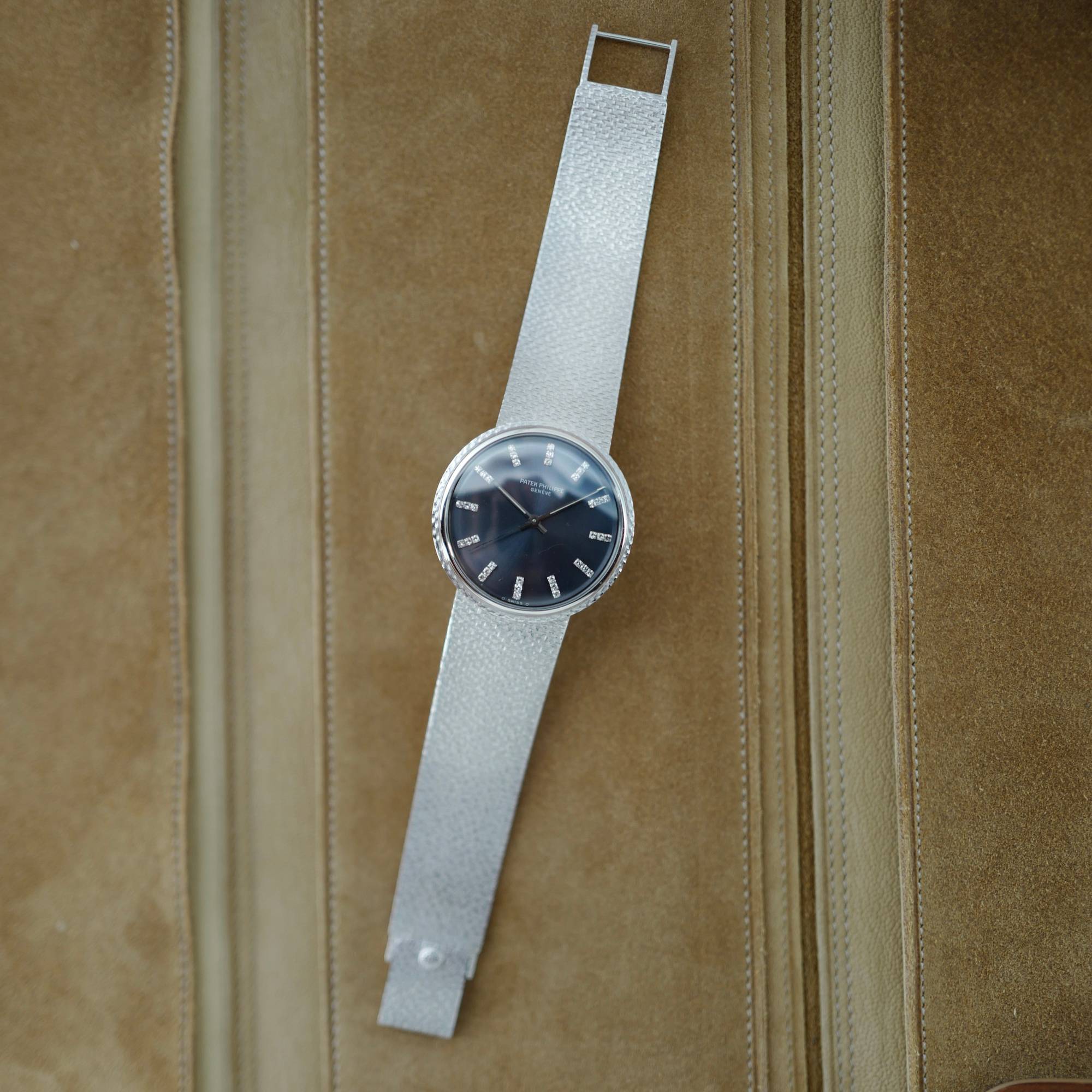 Patek Philippe - Patek Philippe White Gold Backwind Calatrava Ref. 3563 - The Keystone Watches