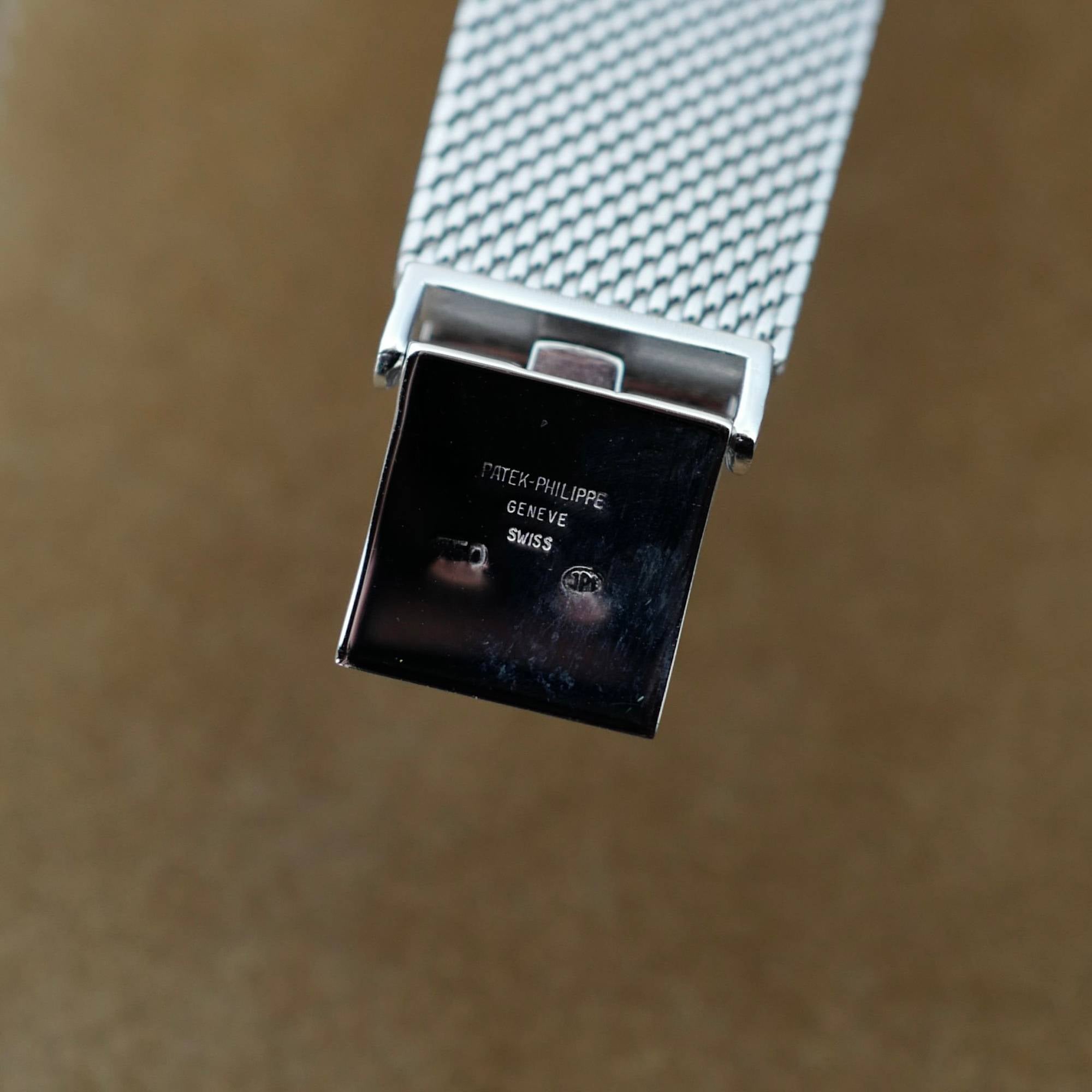 Patek Philippe - Patek Philippe White Gold Backwind Calatrava Ref. 3563 - The Keystone Watches