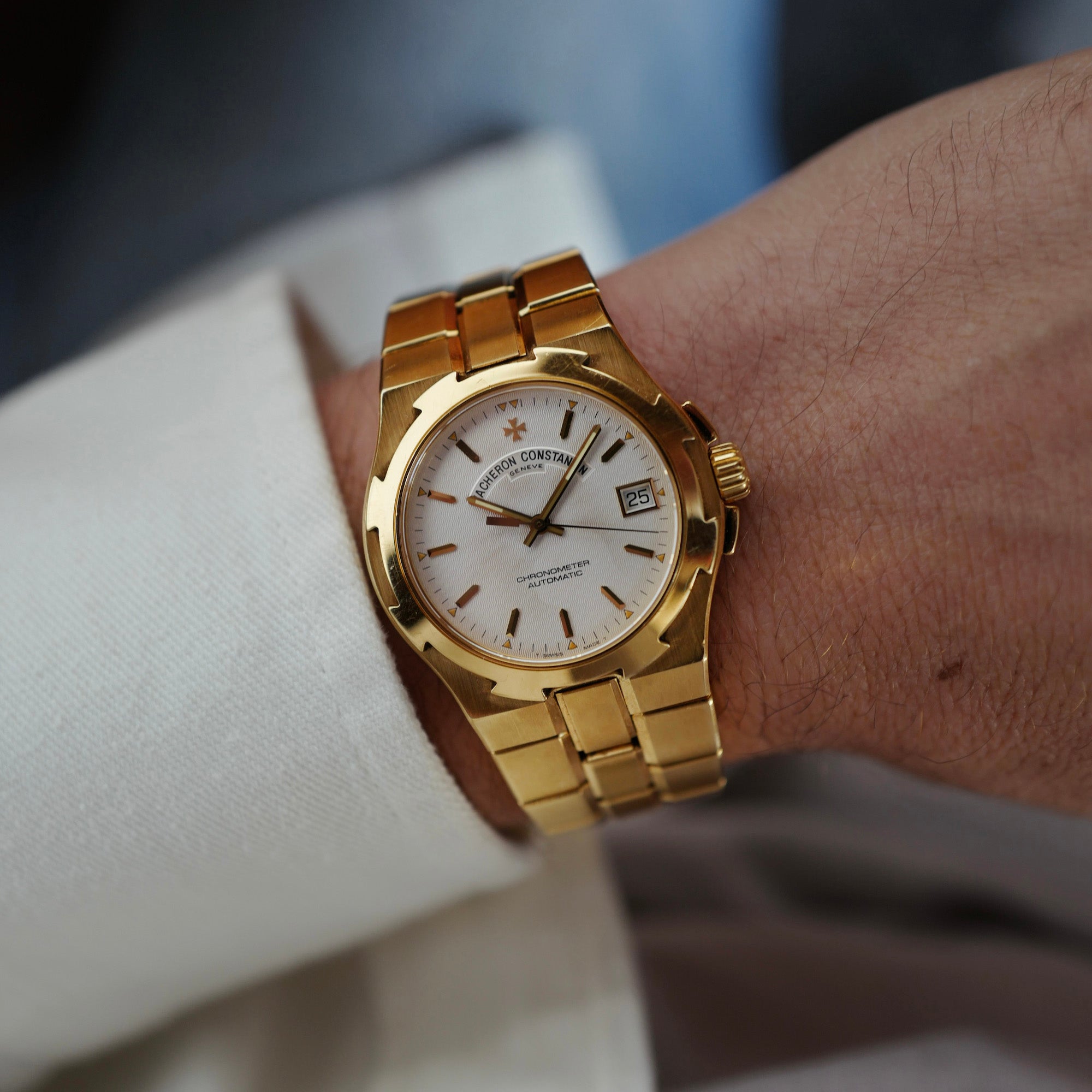 Vacheron Constantin - Vacheron Constantin Yellow Gold Overseas Ref. 42042 with Box and Papers - The Keystone Watches