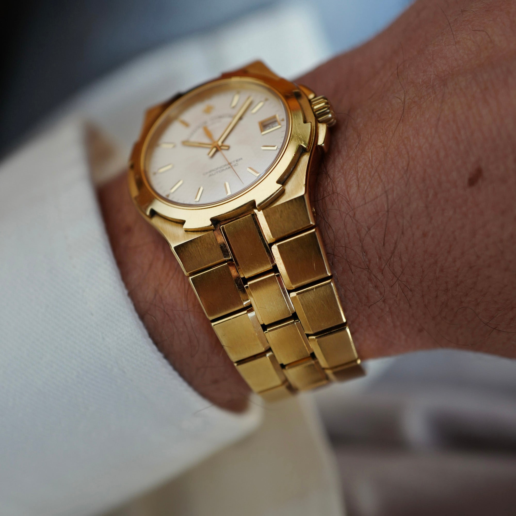 Vacheron Constantin - Vacheron Constantin Yellow Gold Overseas Ref. 42042 with Box and Papers - The Keystone Watches