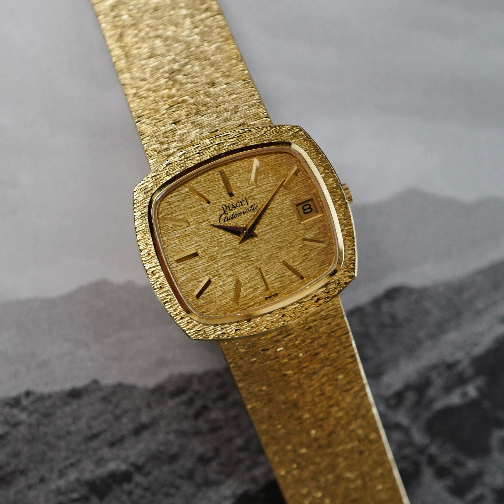 Piaget Vintage 13431A6 18k YG Piaget Vintage 13431A6 18k YG