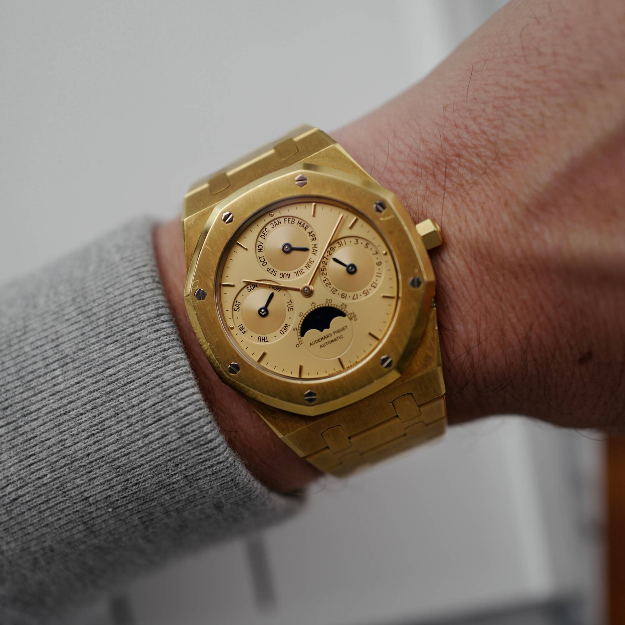 Audemars Piguet - Audemars Piguet Yellow Gold Royal Oak Perpetual Watch Ref. 25554BA in Outstanding Original Condition - The Keystone Watches