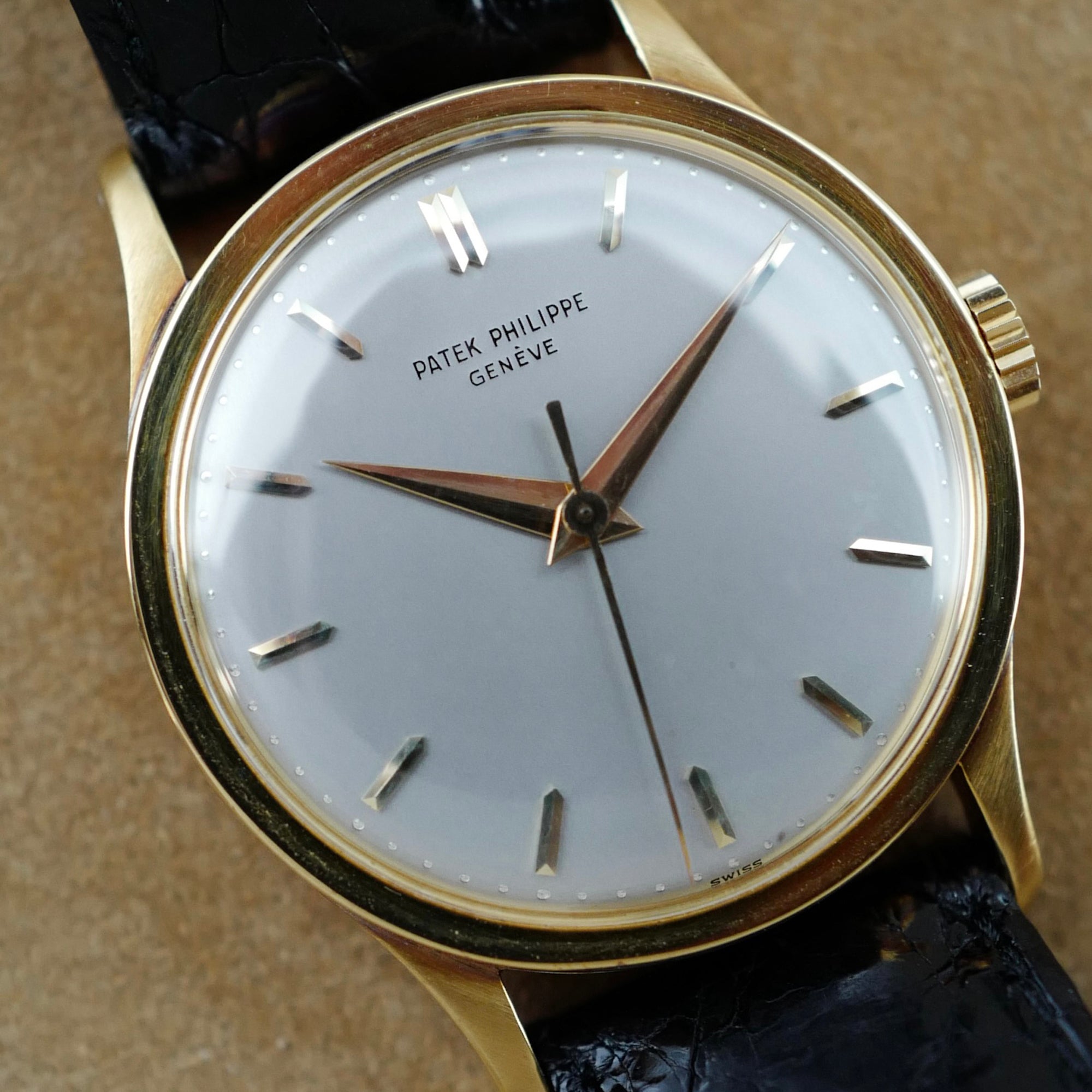 Patek Philippe Yellow Gold Calatrava Ref. 570 (New Arrival)