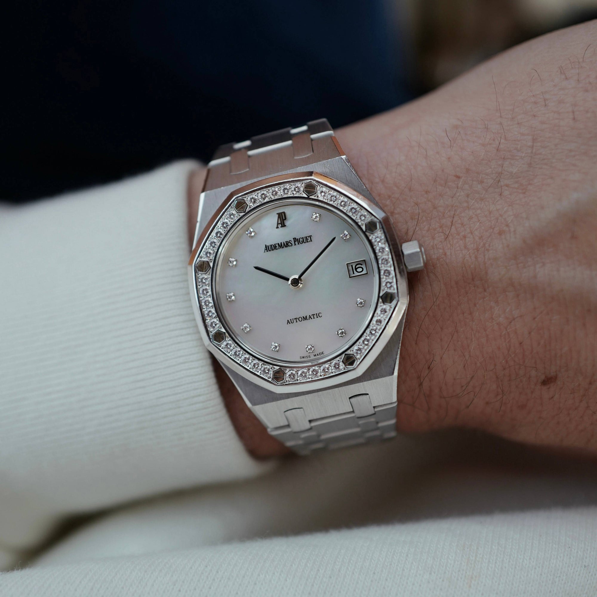 Audemars Piguet - Audemars Piguet White Gold Royal Oak Watch Ref. 14813 with Mother of Pearl Dial (New Arrival) - The Keystone Watches
