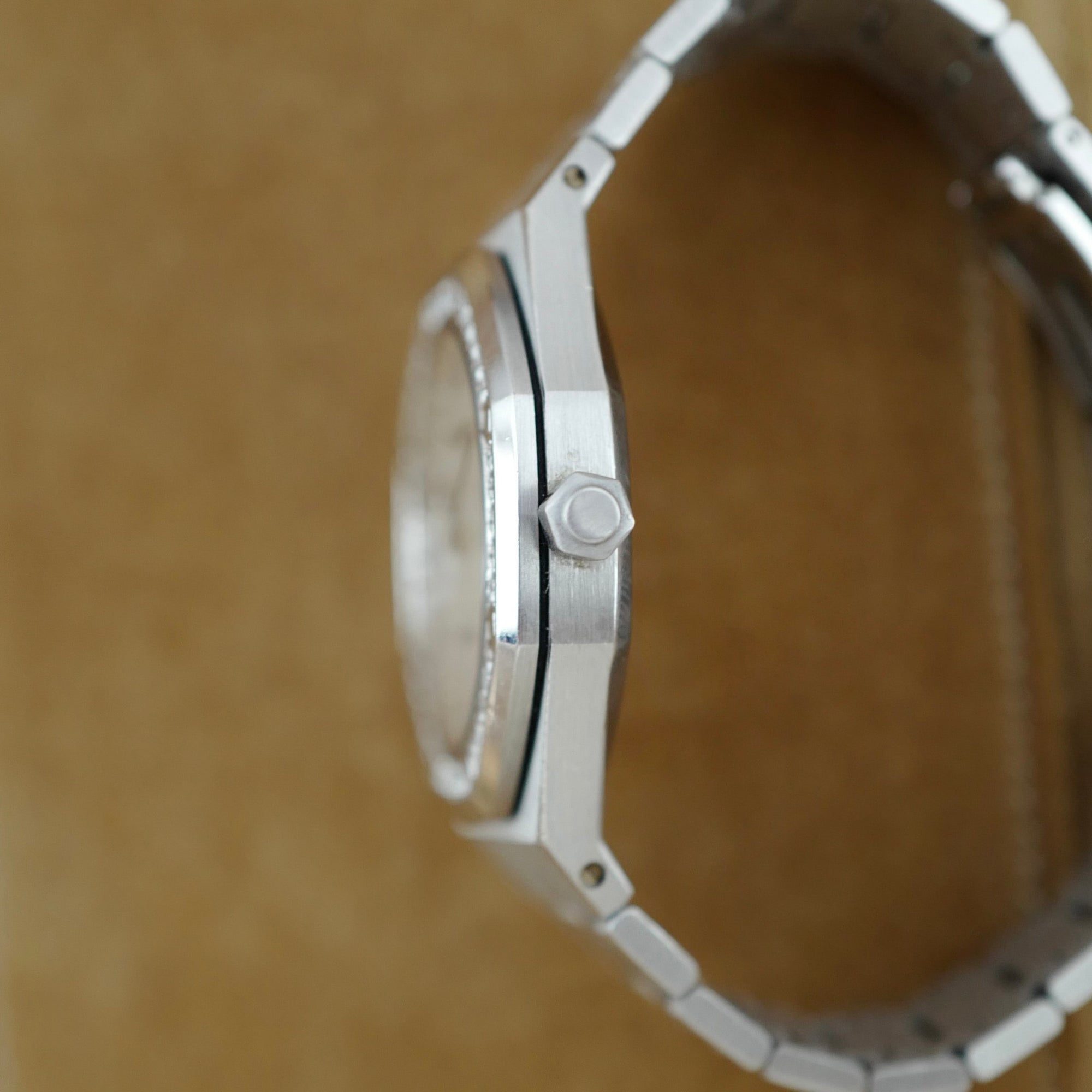 Audemars Piguet - Audemars Piguet White Gold Royal Oak Watch Ref. 14813 with Mother of Pearl Dial (New Arrival) - The Keystone Watches