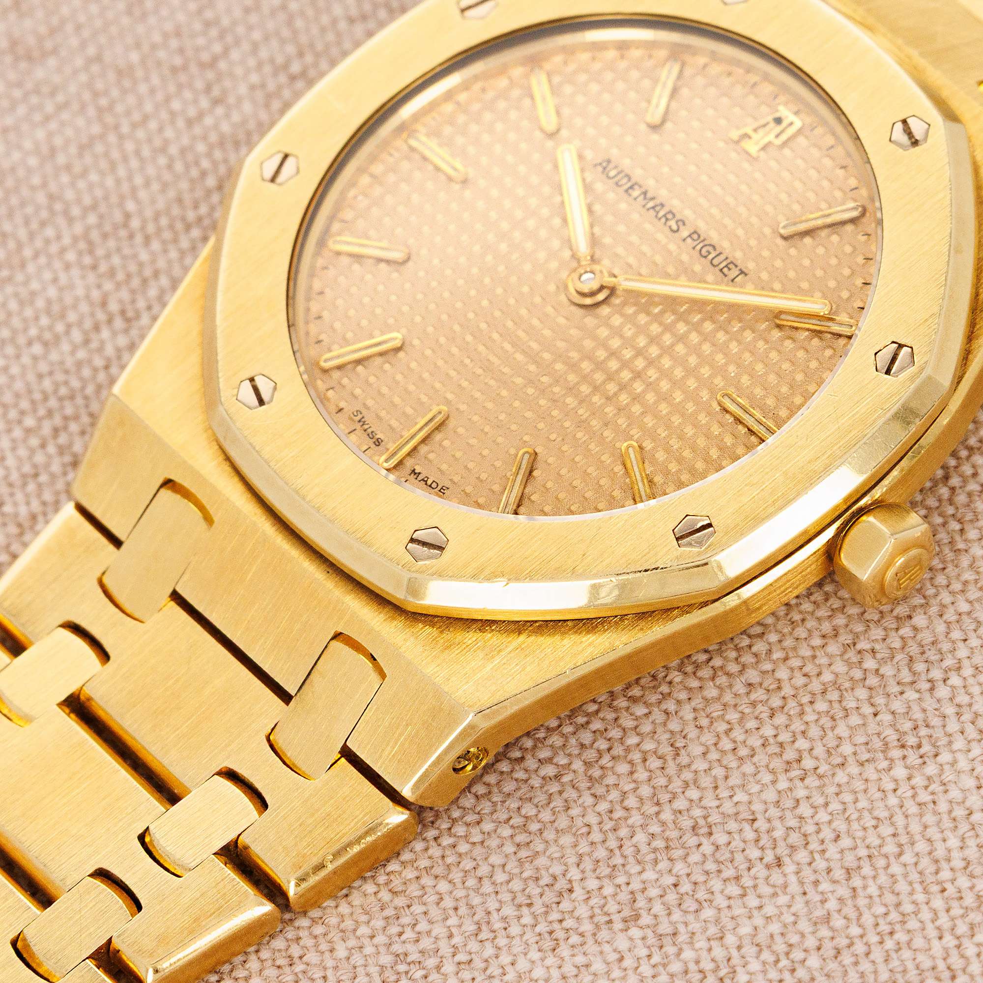 Audemars Piguet - Audemars Piguet Yellow Gold Royal Oak Ref. 56303 - The Keystone Watches
