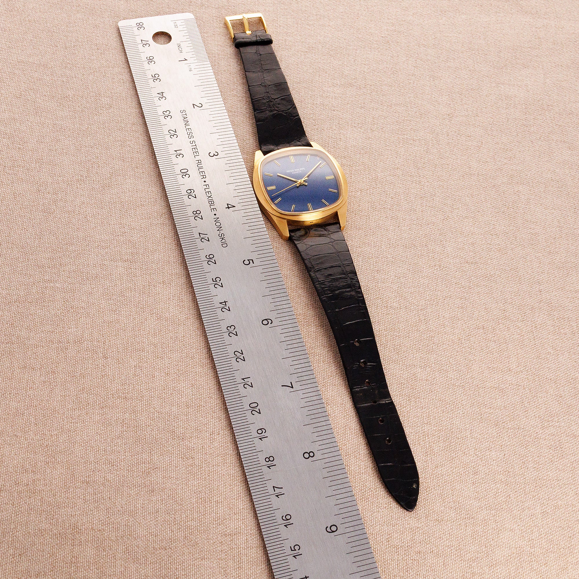 Patek Philippe Yellow Gold Jumbo Automatic Ref. 3585 in New Old Stock Condition