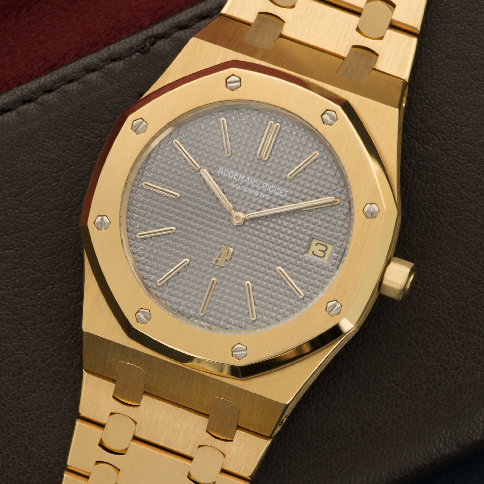 Audemars Piguet - Audemars Piguet Yellow Gold Royal Oak Jumbo Ref. 5402 - The Keystone Watches