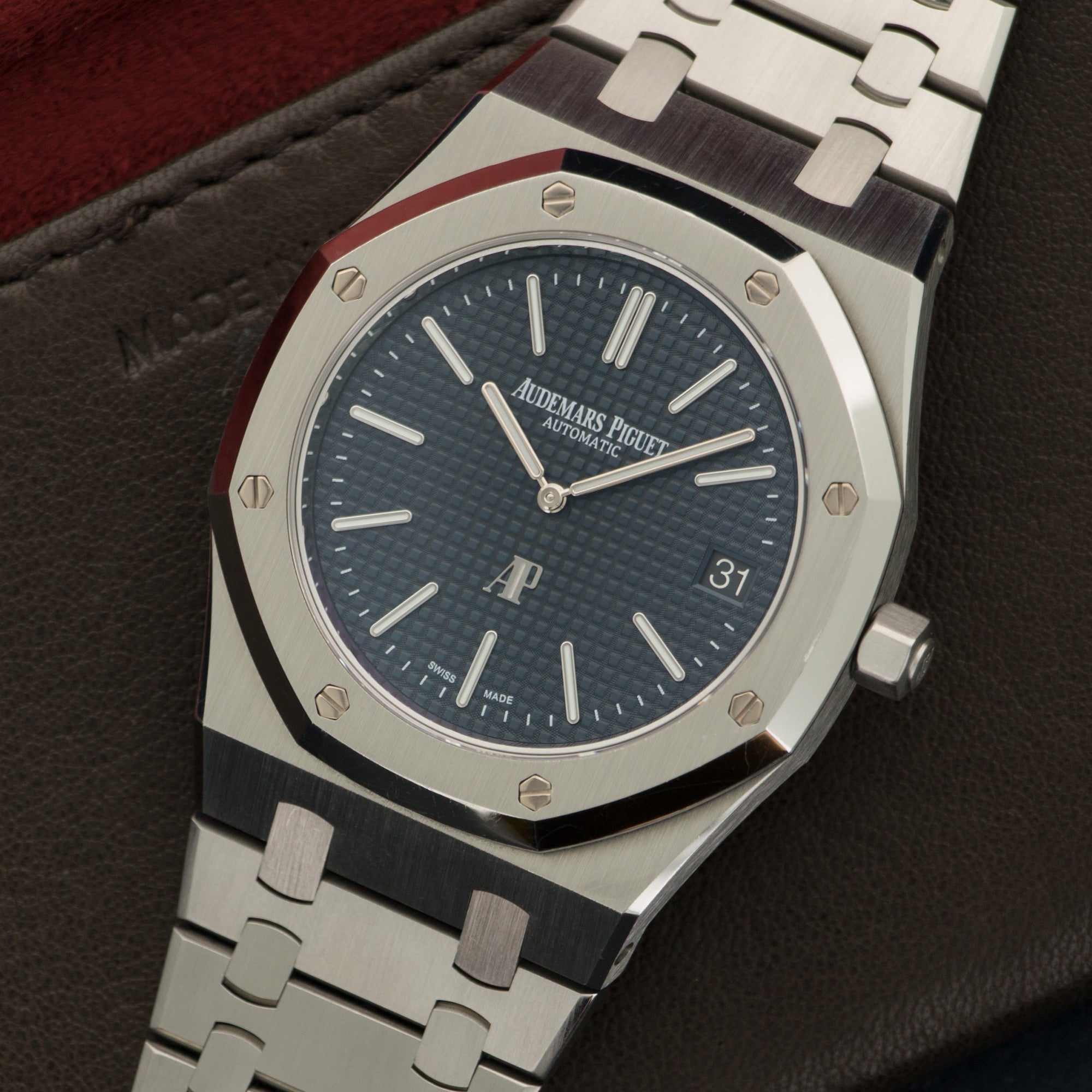 Audemars Piguet - Audemars Piguet Royal Oak Extra Thin Watch Ref. 15202 - The Keystone Watches