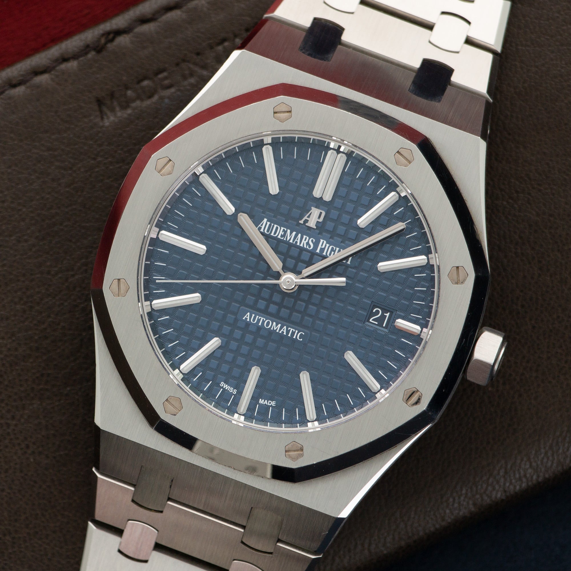 Audemars Piguet - Audemars Piguet Royal Oak Blue Watch Ref. 15400 - The Keystone Watches
