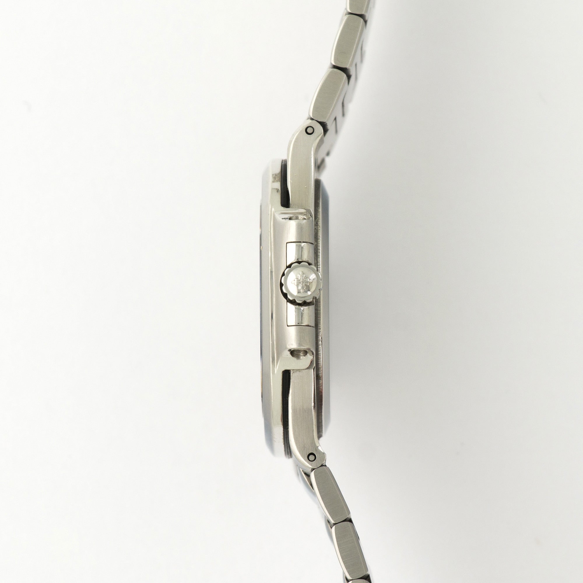 Patek Philippe - Patek Philippe Nautilus Watch Ref. 3800 - The Keystone Watches