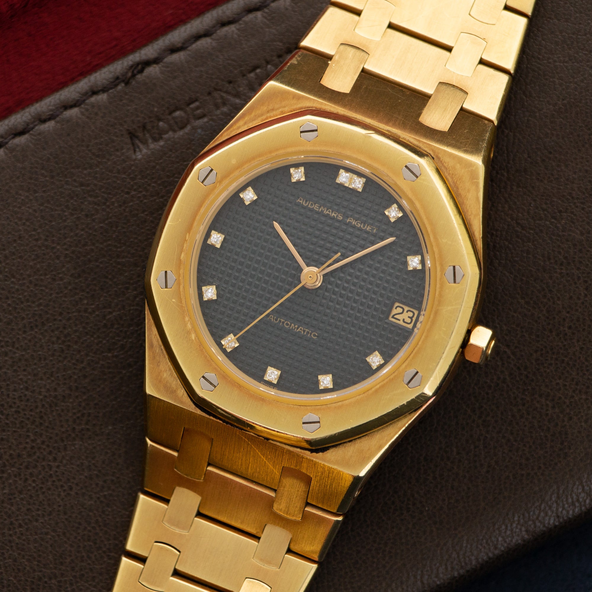 Audemars Piguet - Audemars Piguet Yellow Gold Royal Oak Diamond Watch - The Keystone Watches