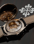 Patek Philippe - Patek Philippe Calatrava Handicraft New York Jazz Edition Watch Ref. 5089 in Unworn Condition - The Keystone Watches