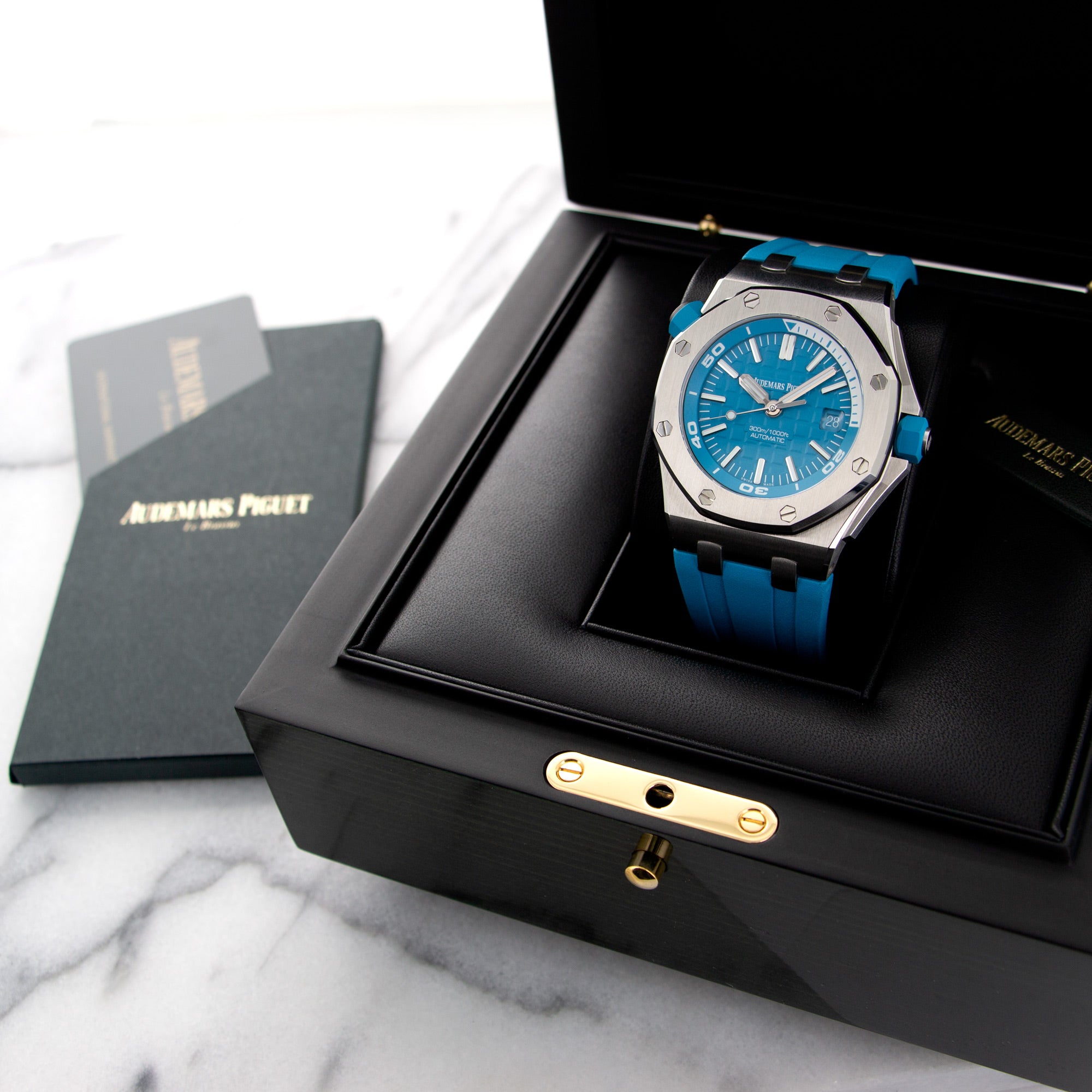 Audemars Piguet - Audemars Piguet Royal Oak Offshore Diver Watch Ref. 15710 - The Keystone Watches