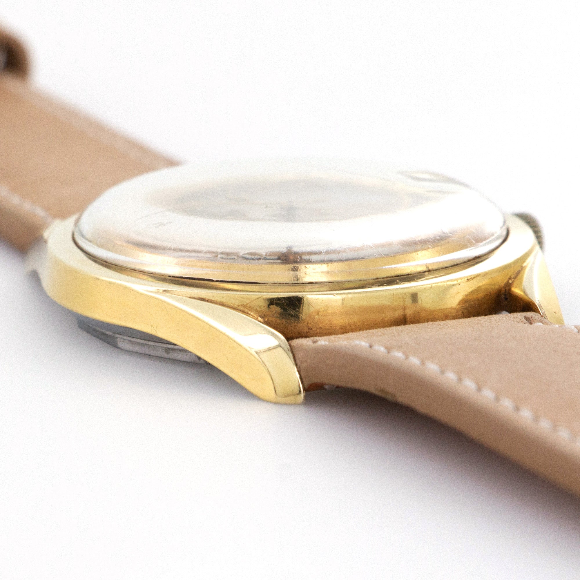 Universal Geneve - Universal Geneve Polerouter Date Tropical Watch - The Keystone Watches