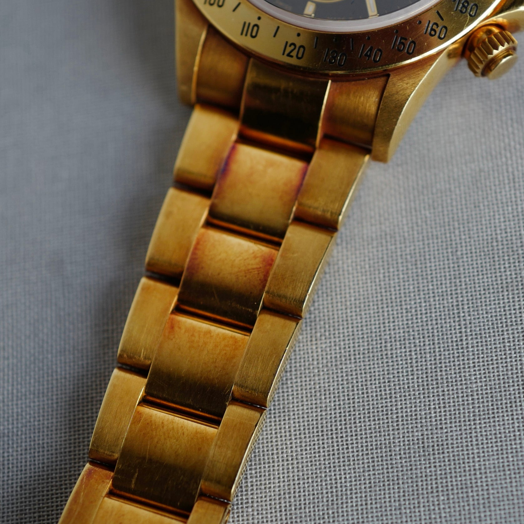 Rolex - Rolex Yellow Gold Cosmograph Daytona Ref. 16528 in Superb Condition - The Keystone Watches