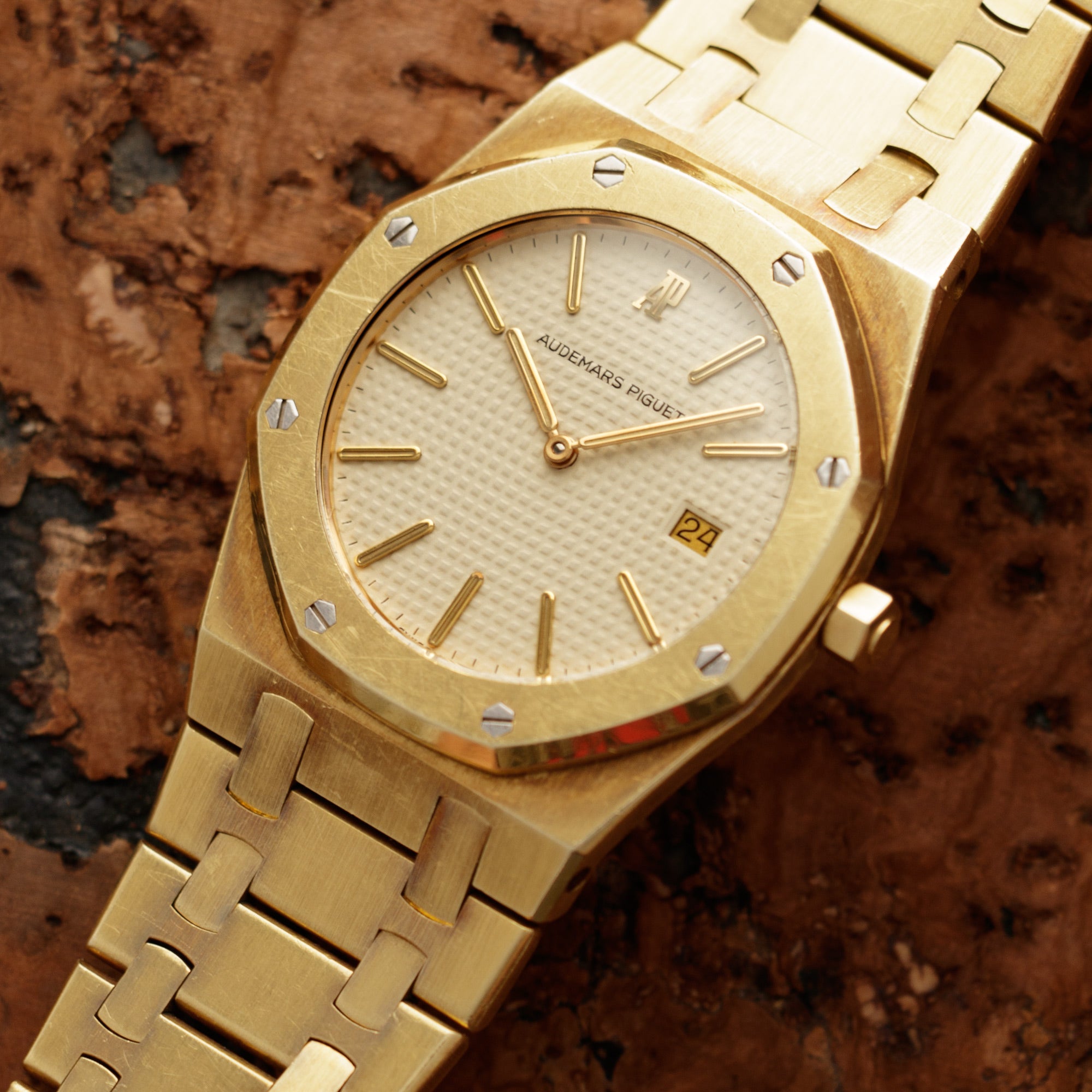 Audemars Piguet - Audemars Piguet Yellow Gold Royal Oak Ref. 56175BA - The Keystone Watches