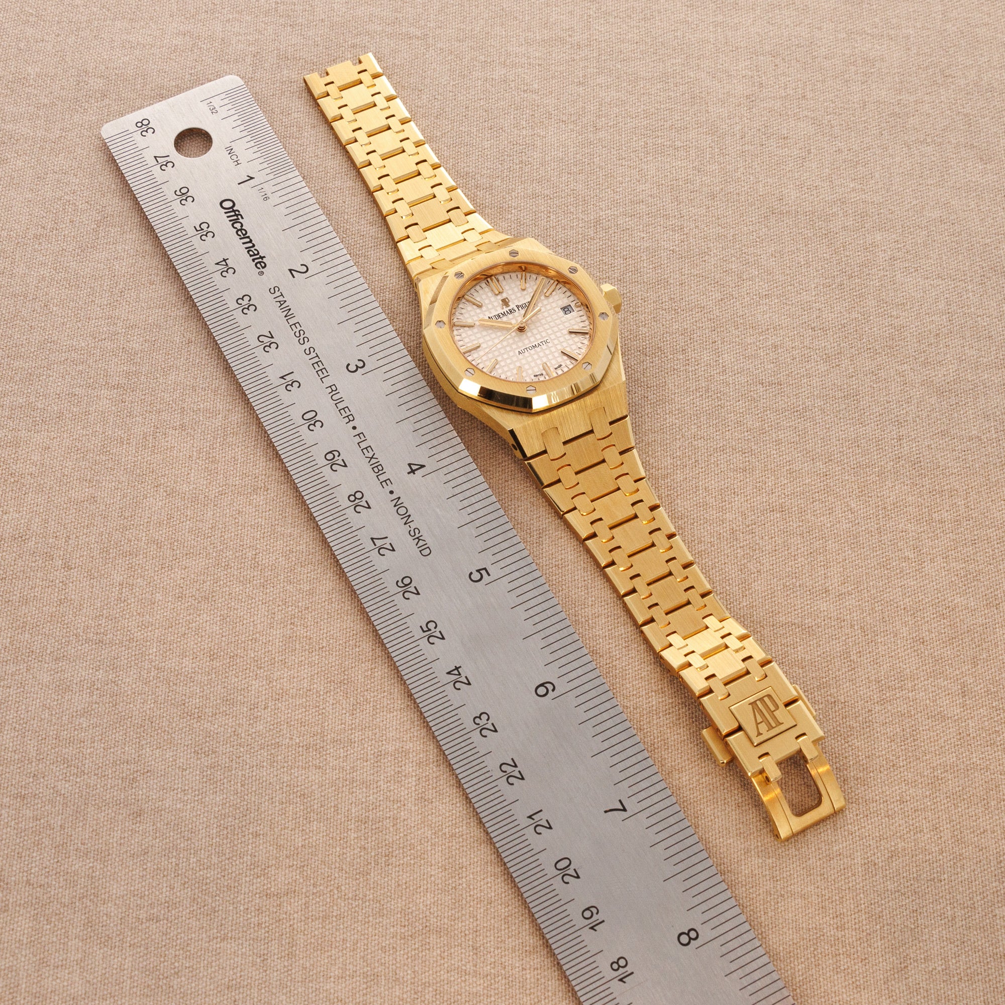 Audemars Piguet - Audemars Piguet Yellow Gold Royal Oak Ref. 15450 - The Keystone Watches