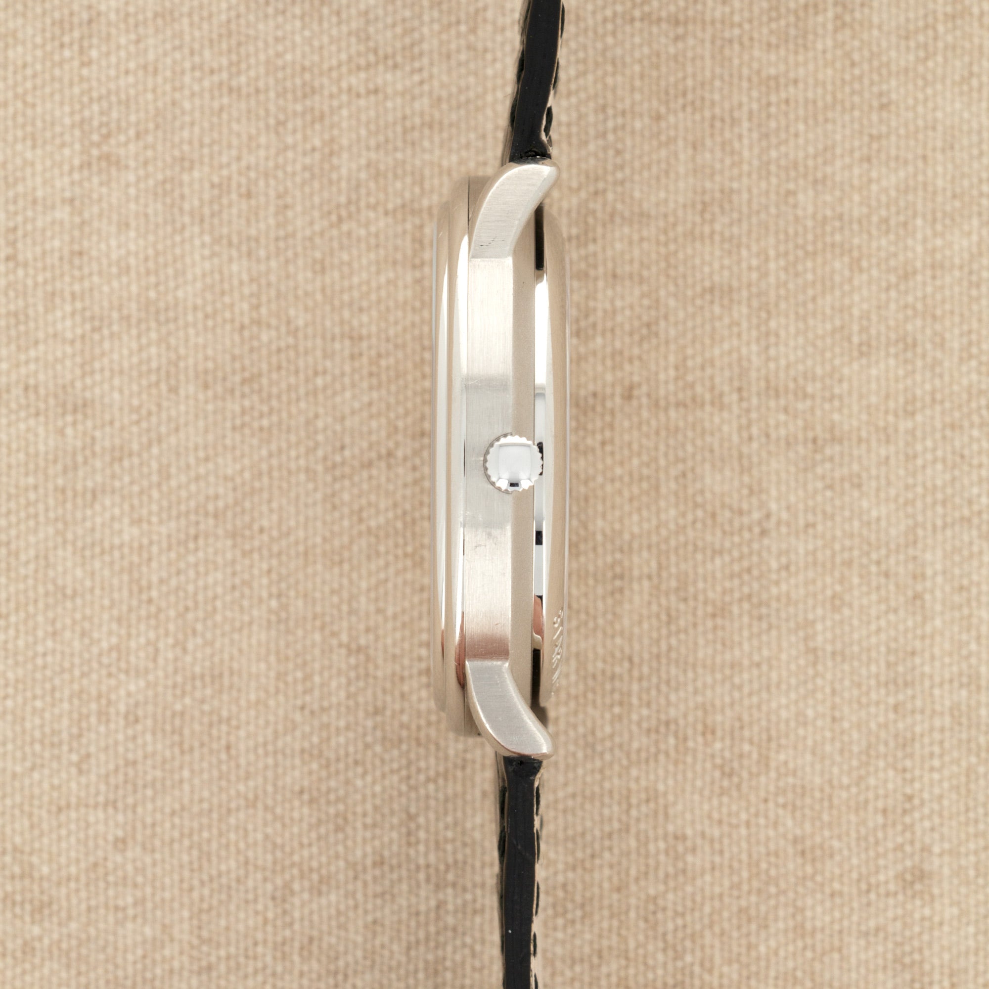 Audemars Piguet - Audemars Piguet Platinum Star Wheel Engraved Dial Ref. 25720 - The Keystone Watches