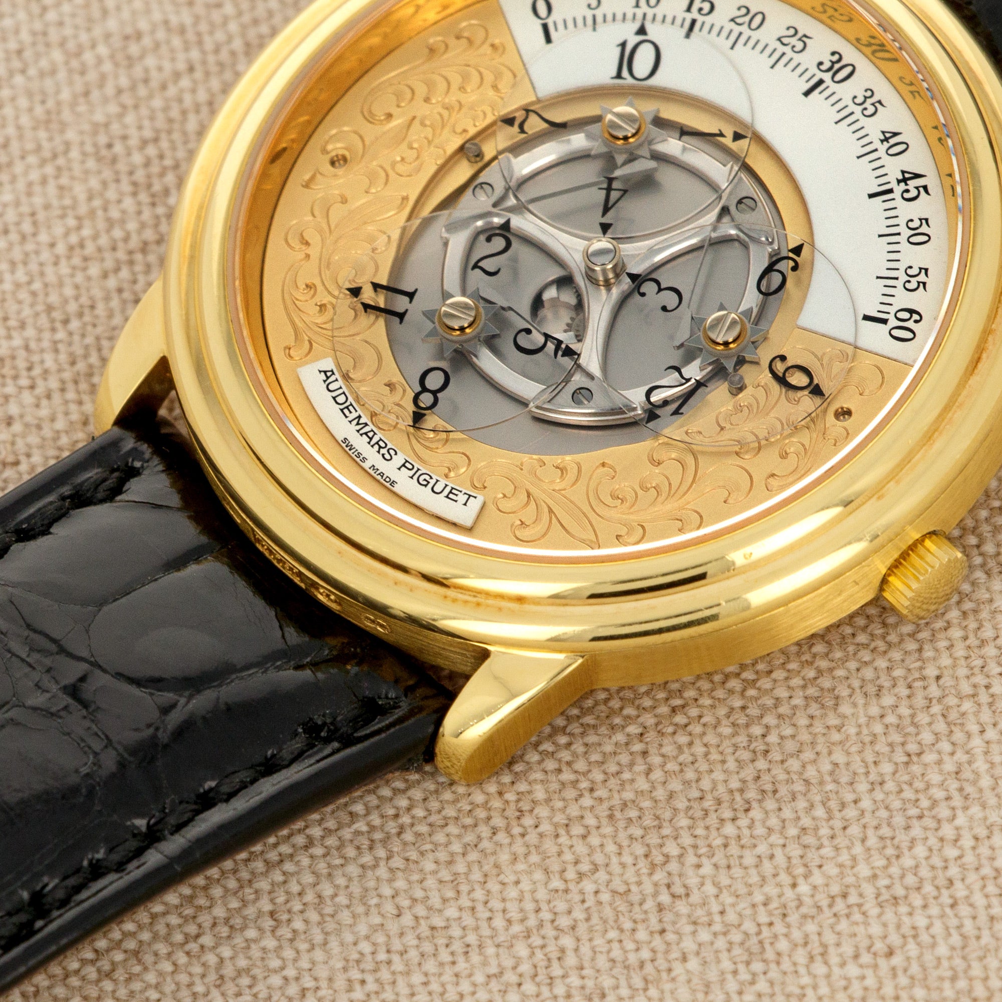 Audemars Piguet - Audemars Piguet Yellow Gold Star Wheel Engraved Dial Ref. 25720 - The Keystone Watches