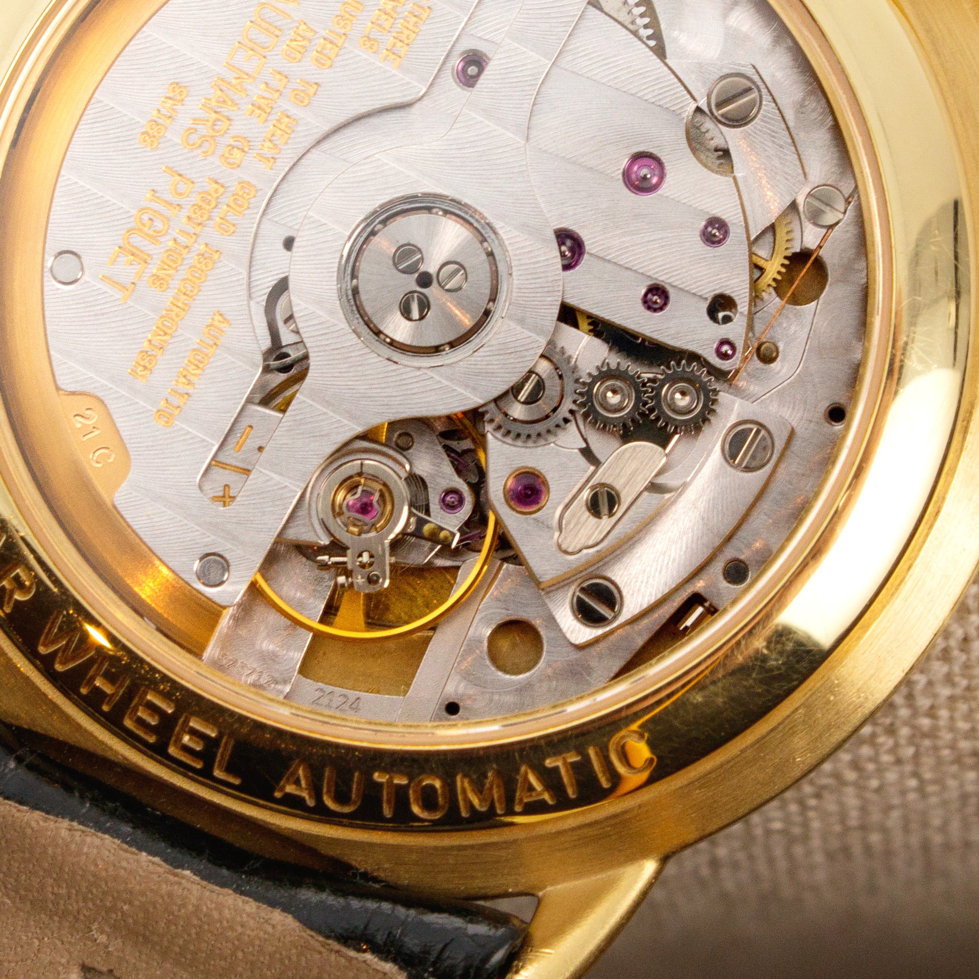 Audemars Piguet - Audemars Piguet Yellow Gold Star Wheel Engraved Dial Ref. 25720 - The Keystone Watches