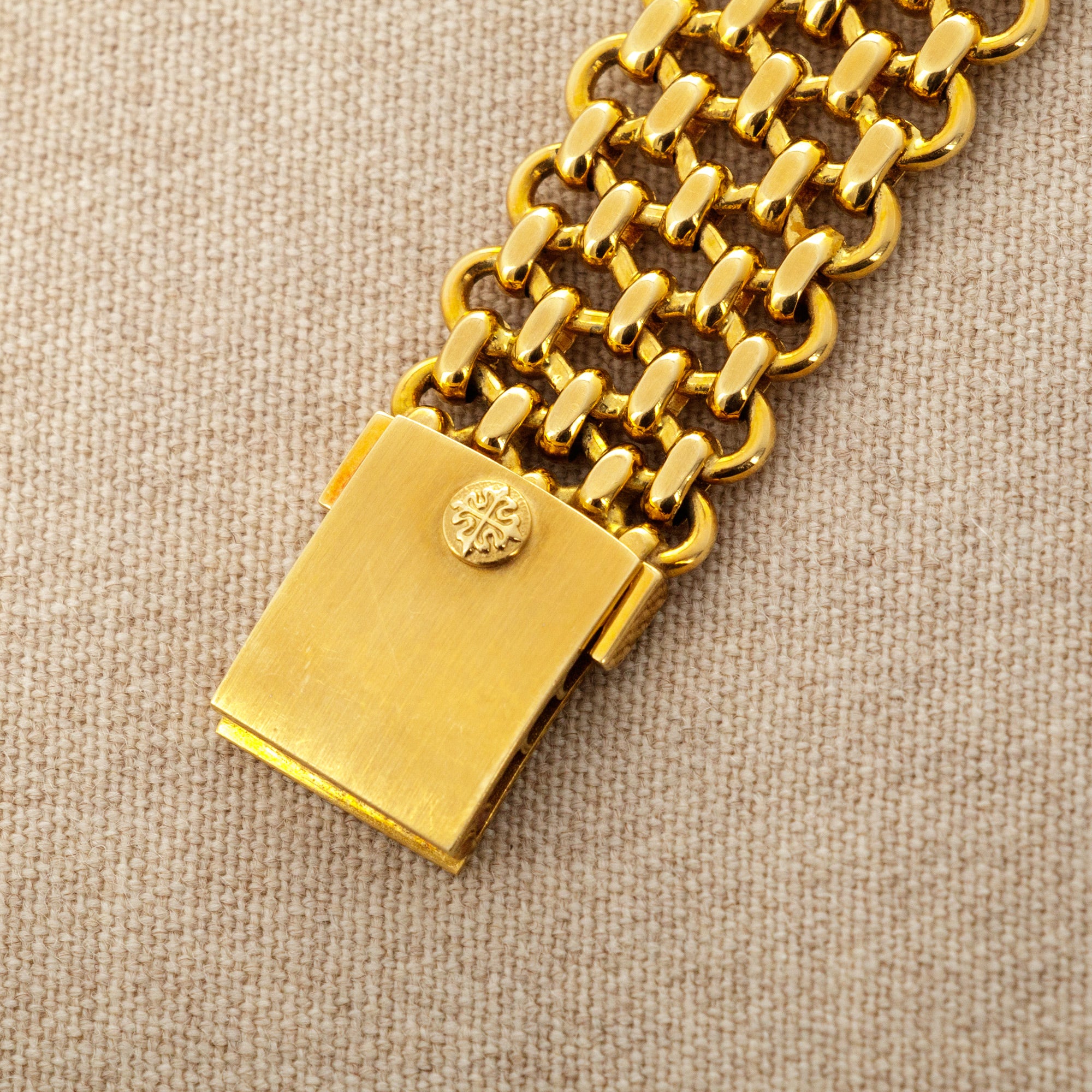 Patek Philippe - Patek Philippe Yellow Gold Ellipse Ref. 3848 - The Keystone Watches