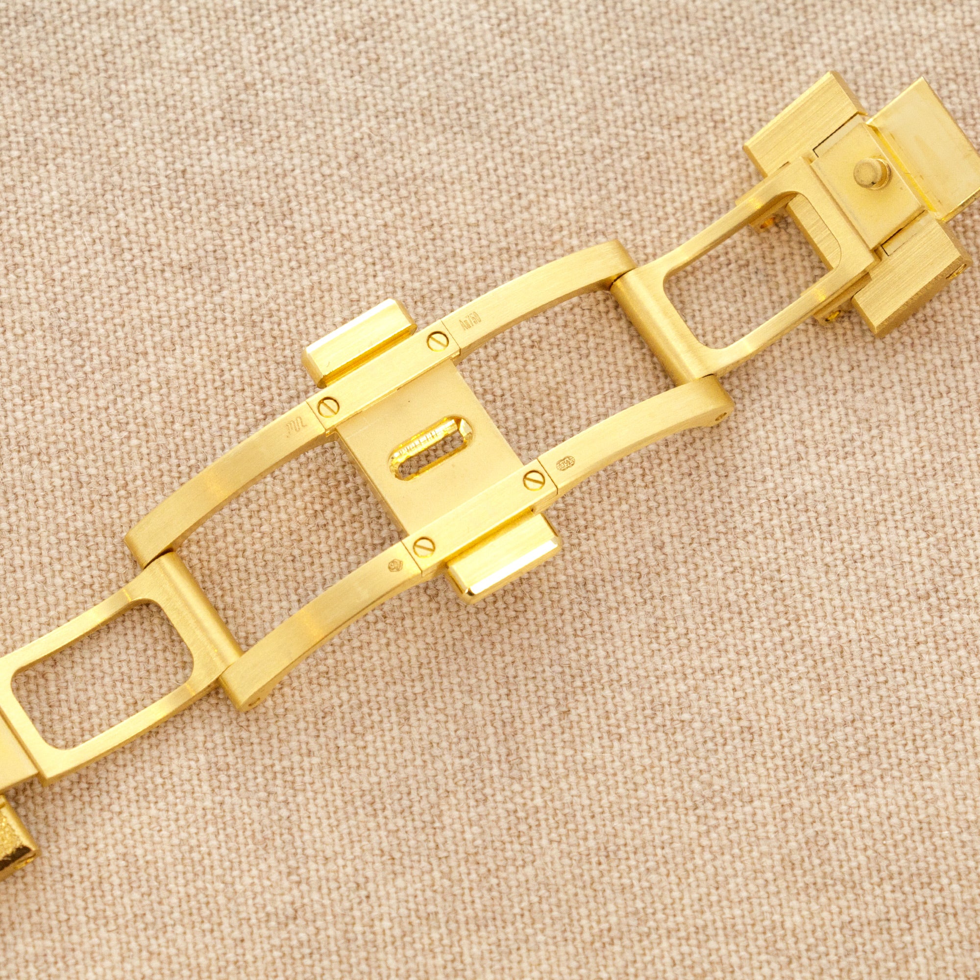 Audemars Piguet - Audemars Piguet Frosted Yellow Gold Carolina Bucci Royal Oak Ref. 15454 - The Keystone Watches