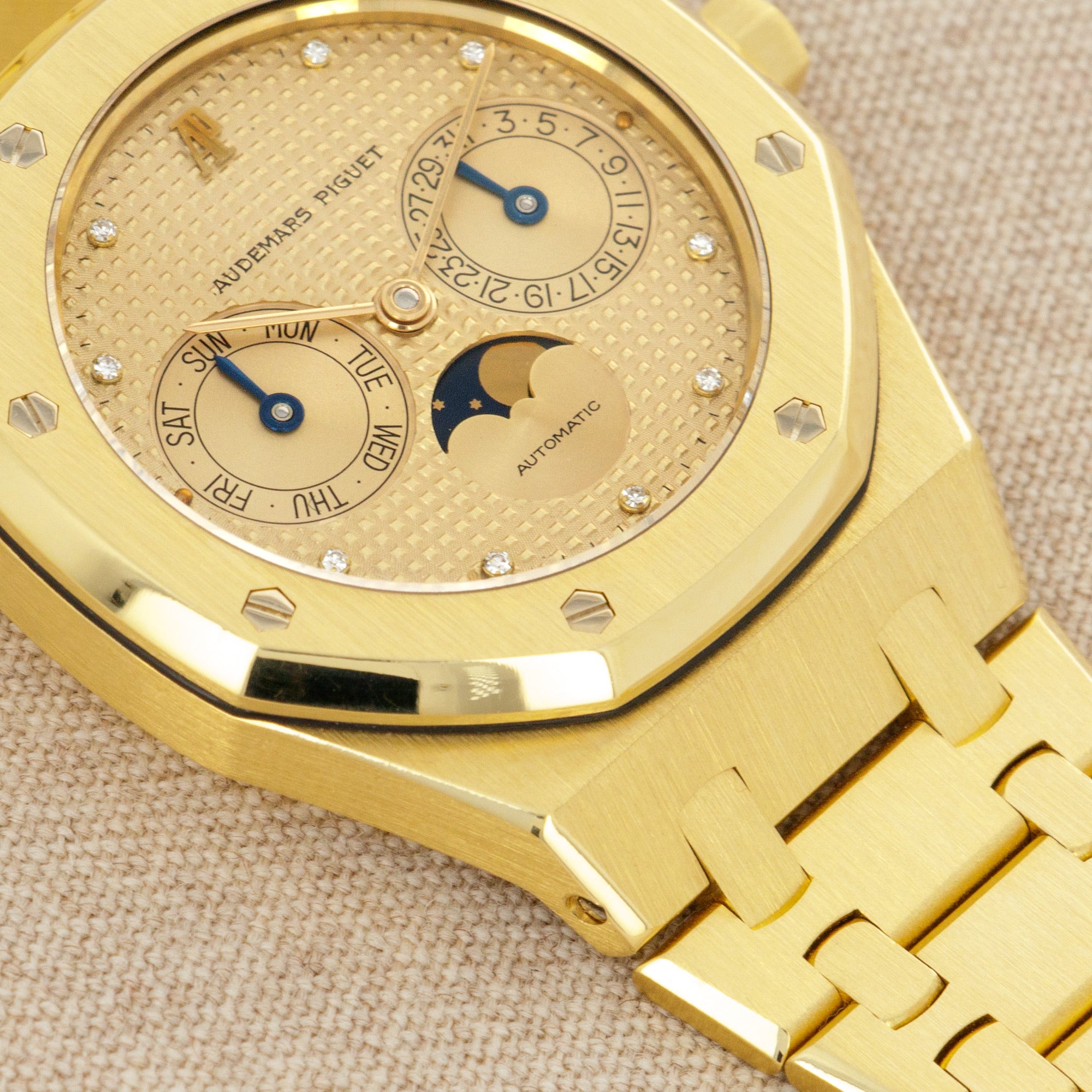Audemars Piguet - Audemars Piguet Yellow Gold Calendar Moonphase Watch Ref. 25594 - The Keystone Watches