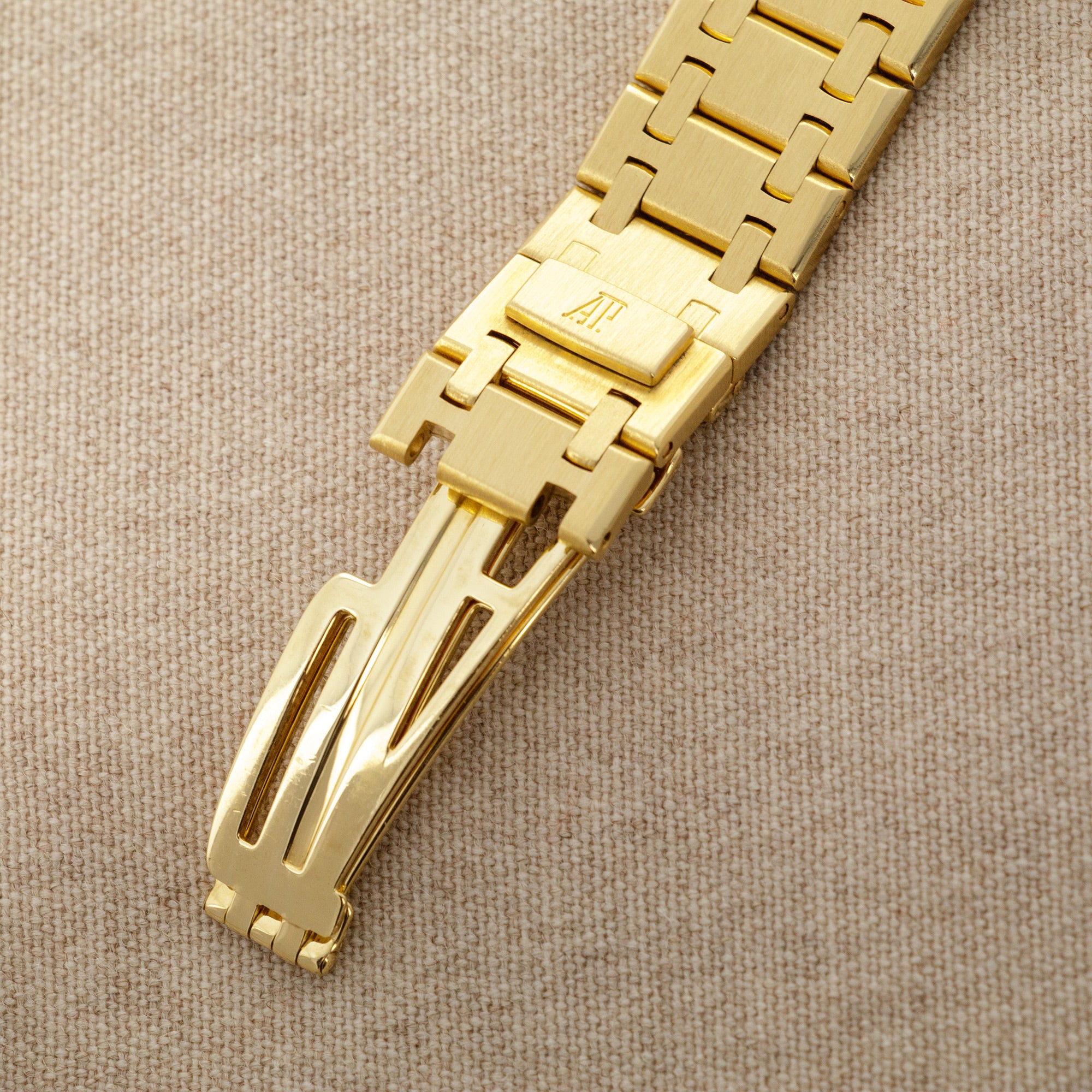 Audemars Piguet - Audemars Piguet Yellow Gold Calendar Moonphase Watch Ref. 25594 - The Keystone Watches