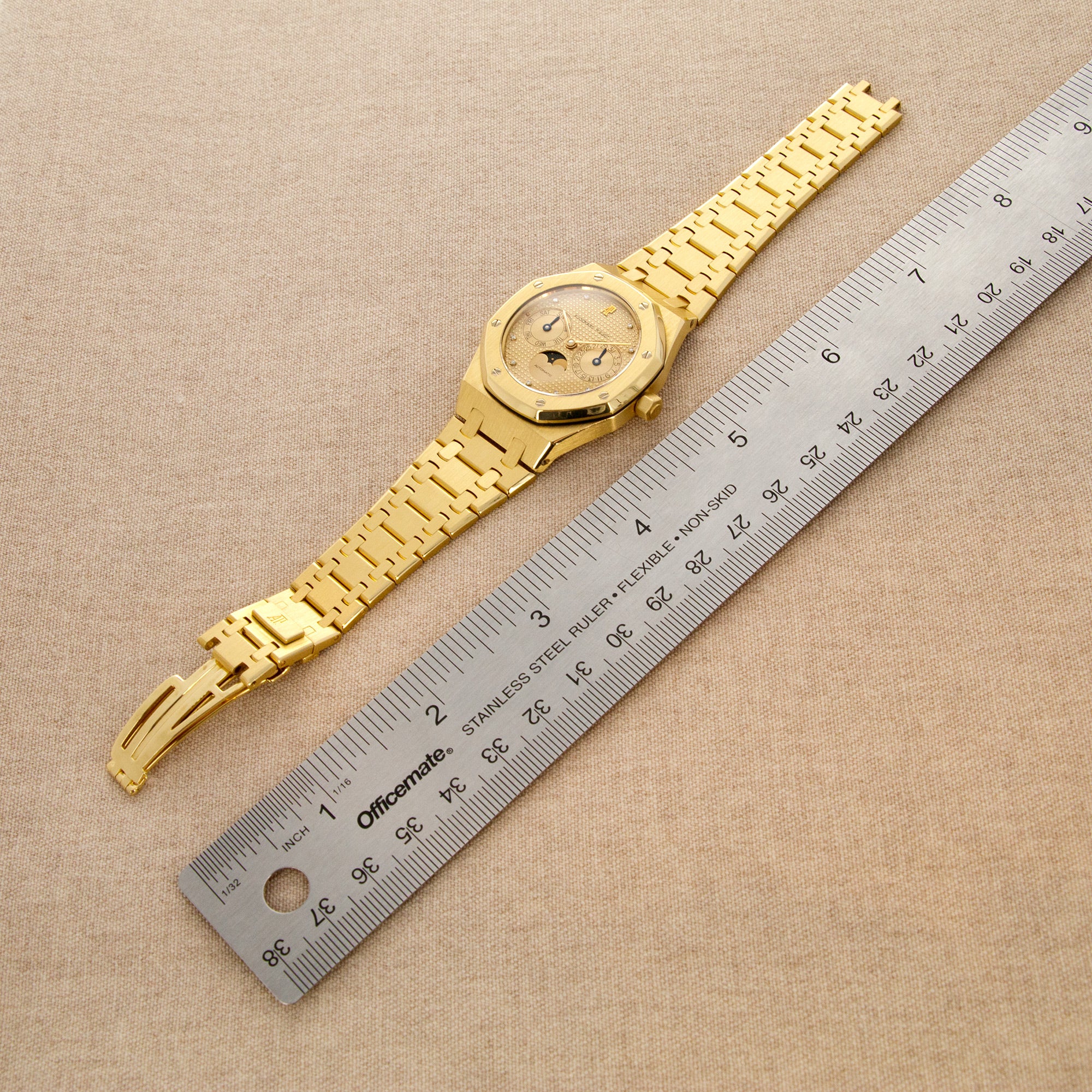 Audemars Piguet - Audemars Piguet Yellow Gold Calendar Moonphase Watch Ref. 25594 - The Keystone Watches