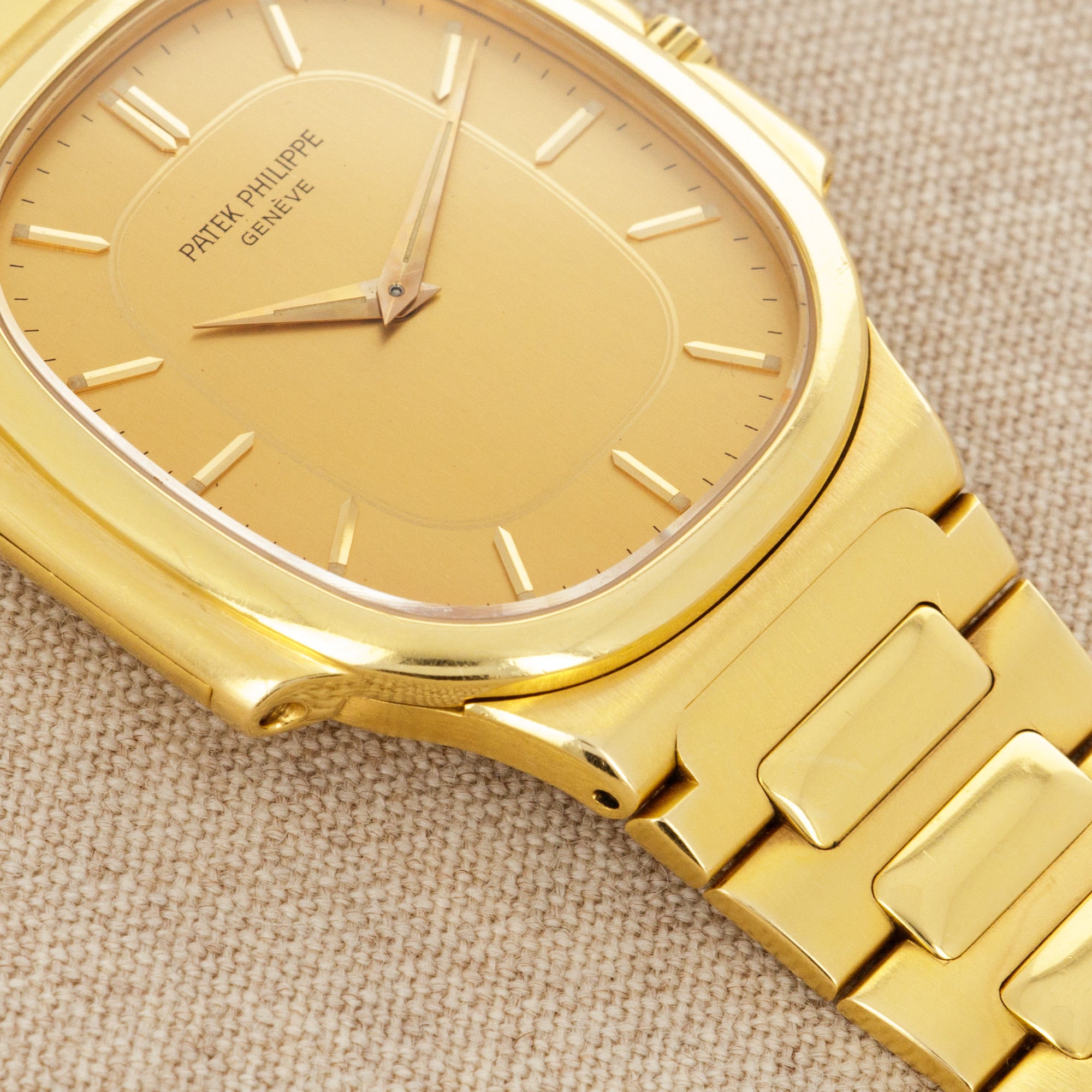 Patek Philippe - Patek Philippe Yellow Gold Nautellipse Nautilus Ref. 3770 Yellow Gold - The Keystone Watches