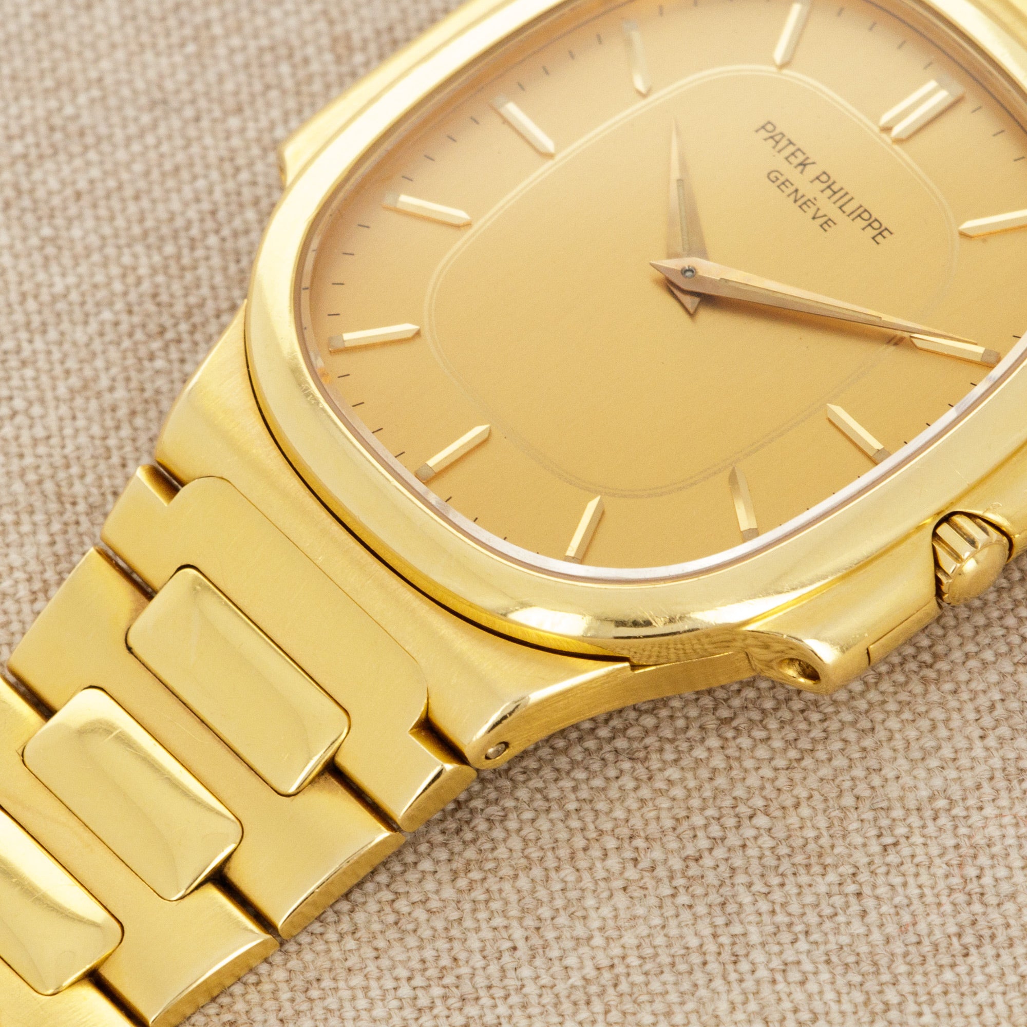 Patek Philippe - Patek Philippe Yellow Gold Nautellipse Nautilus Ref. 3770 Yellow Gold - The Keystone Watches