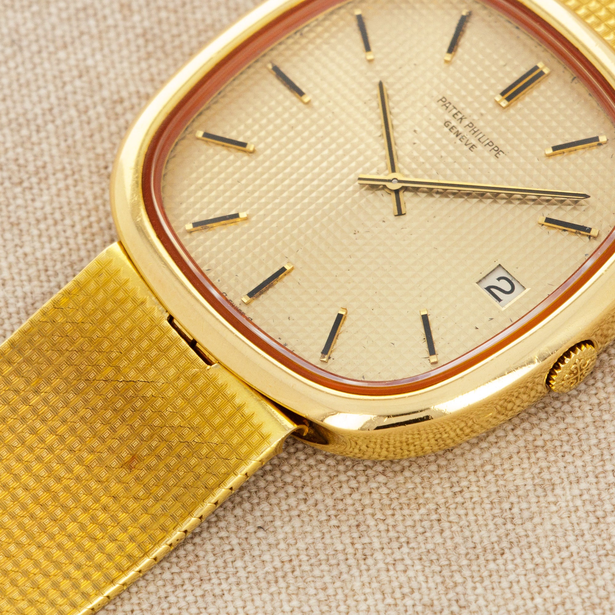 Patek Philippe - Patek Philippe Yellow Gold Golden Circle Ref. 3604 - The Keystone Watches