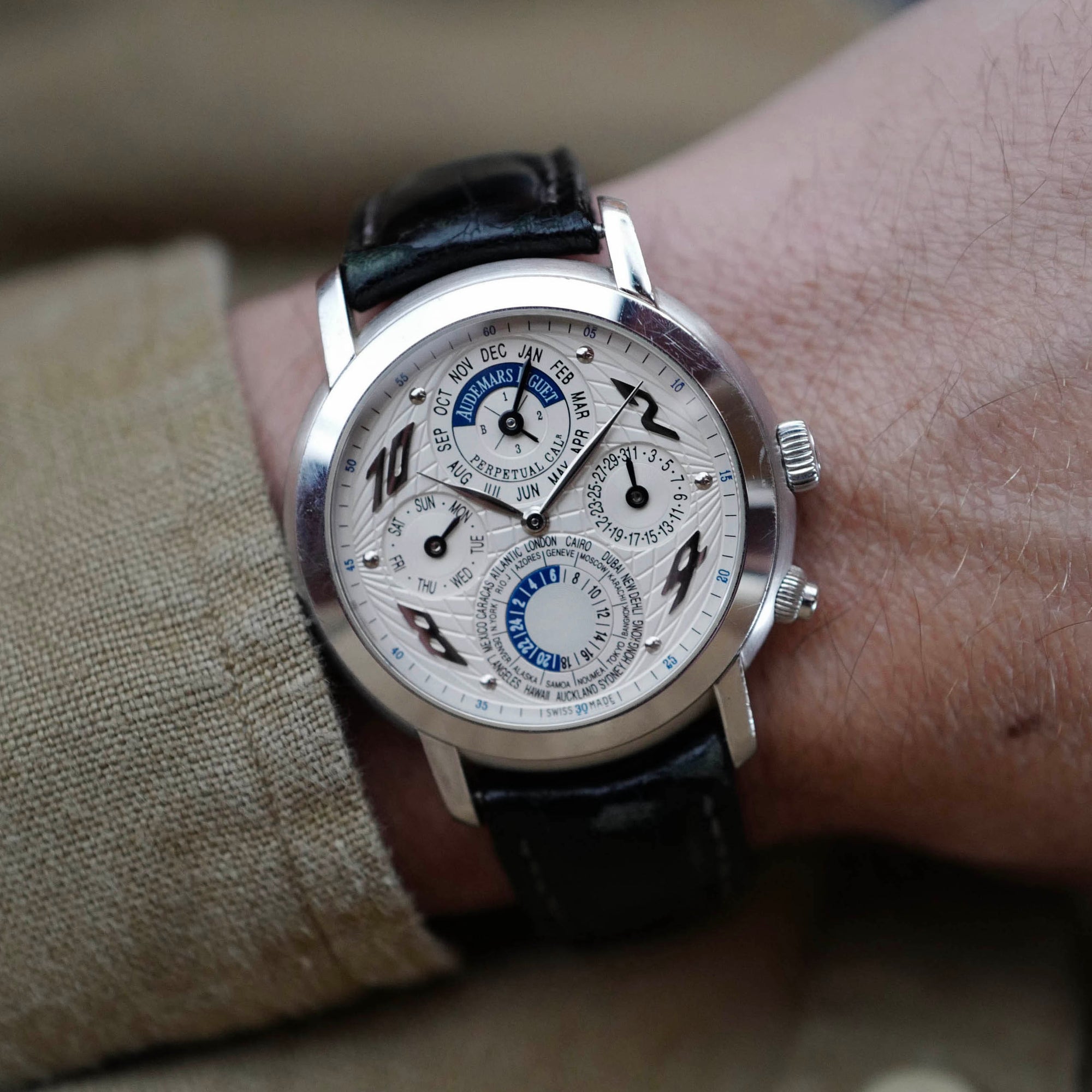 Audemars Piguet - Audemars Piguet White Gold Quantieme Perpetual Metropolis Anniversary Edition Ref. 25962 - The Keystone Watches