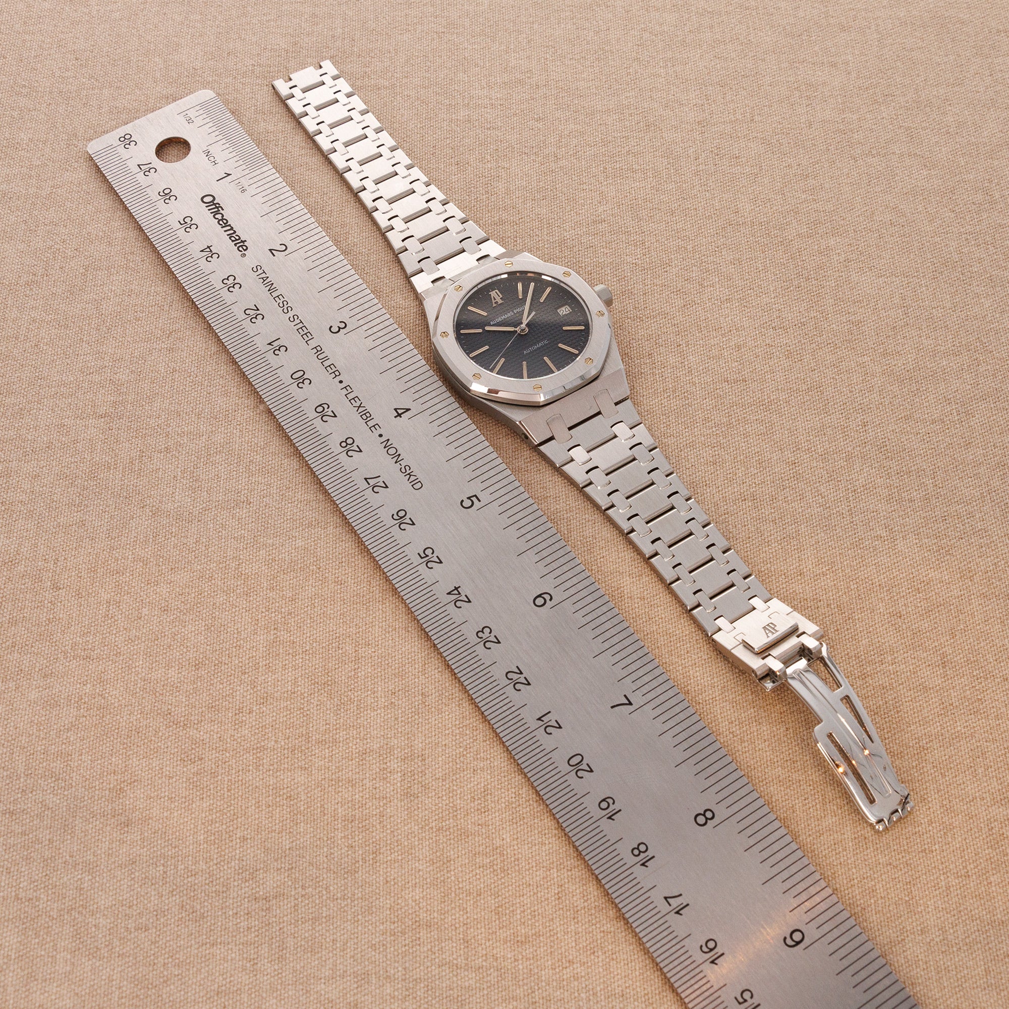 Audemars Piguet - Audemars Piguet Steel Royal Oak Ref. 14700 - The Keystone Watches