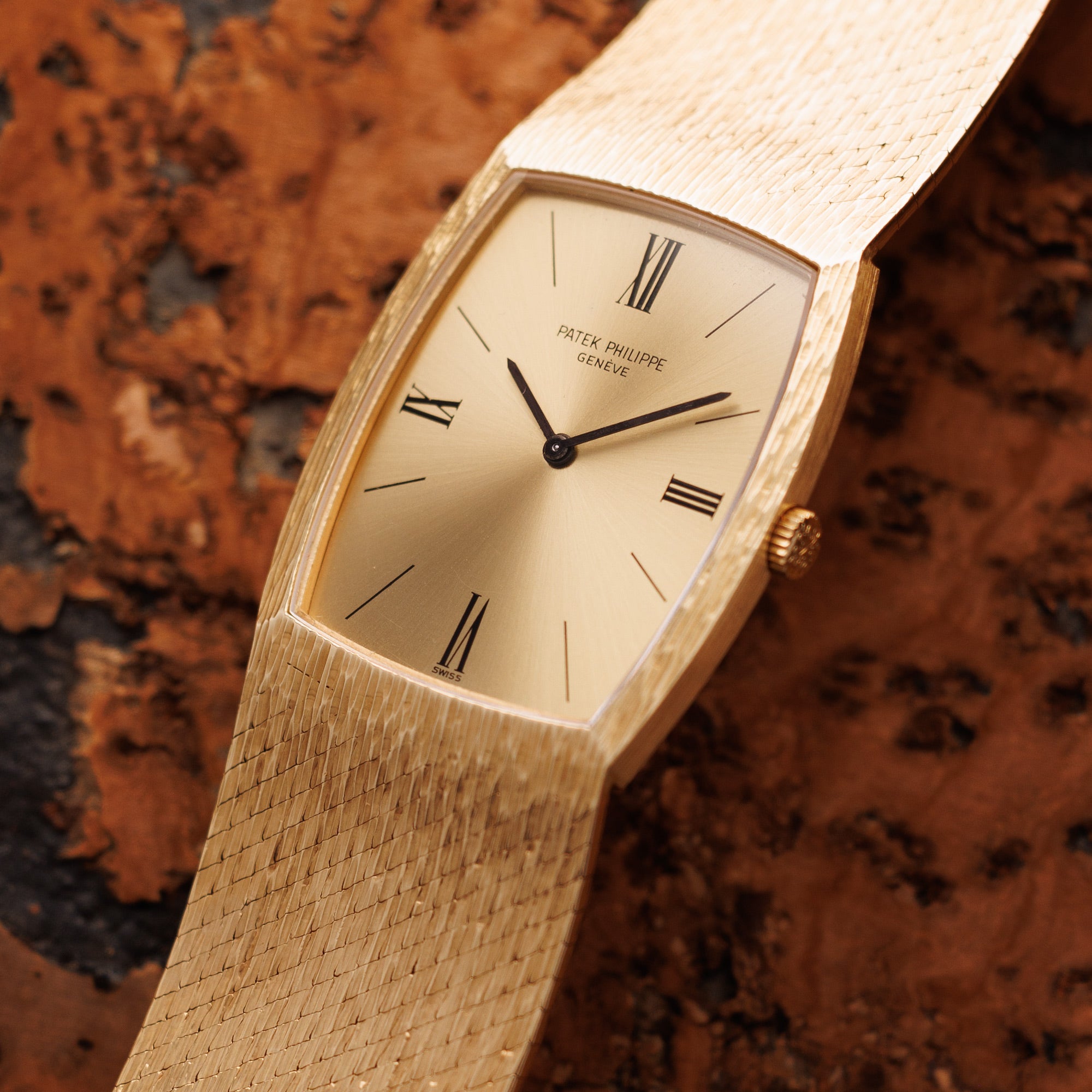 Patek Philippe Vintage 3528/3 18k YG - Main Image