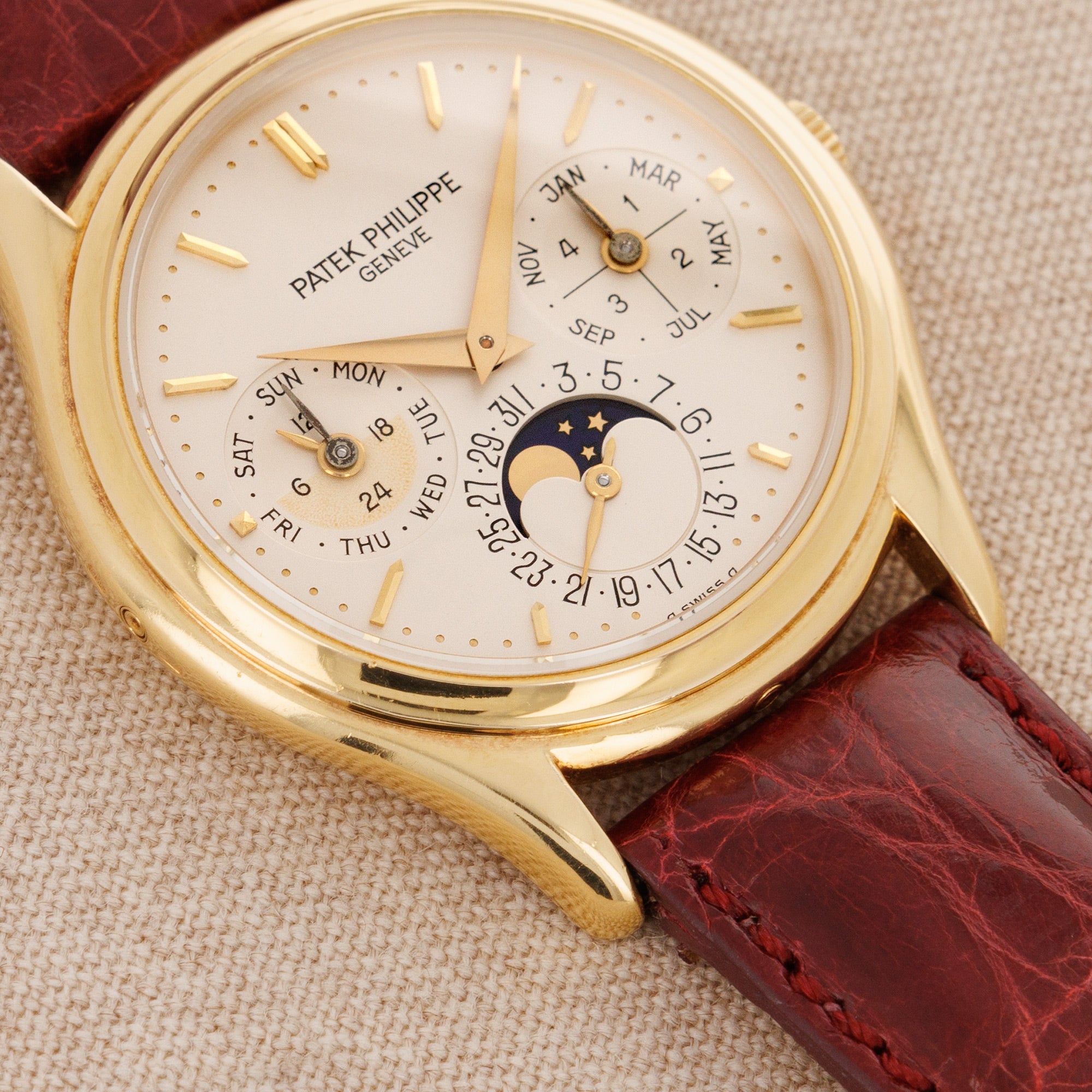 Patek Philippe - Patek Philippe Yellow Gold Perpetual Calendar Ref. 3940. Second Series Dial - The Keystone Watches