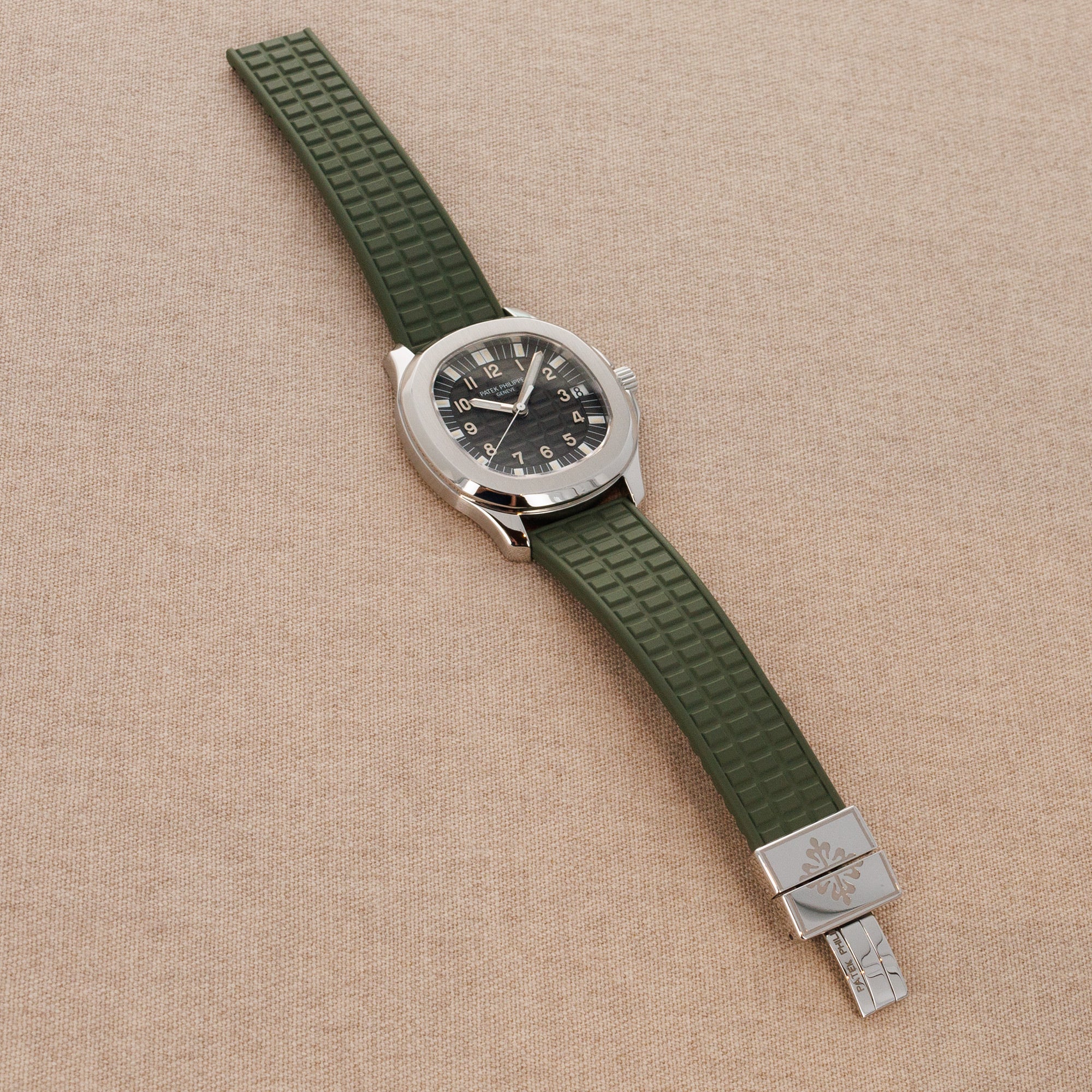 Patek Philippe - PATEK PHILIPPE STEEL AQUANAUT REF 5065 - The Keystone Watches